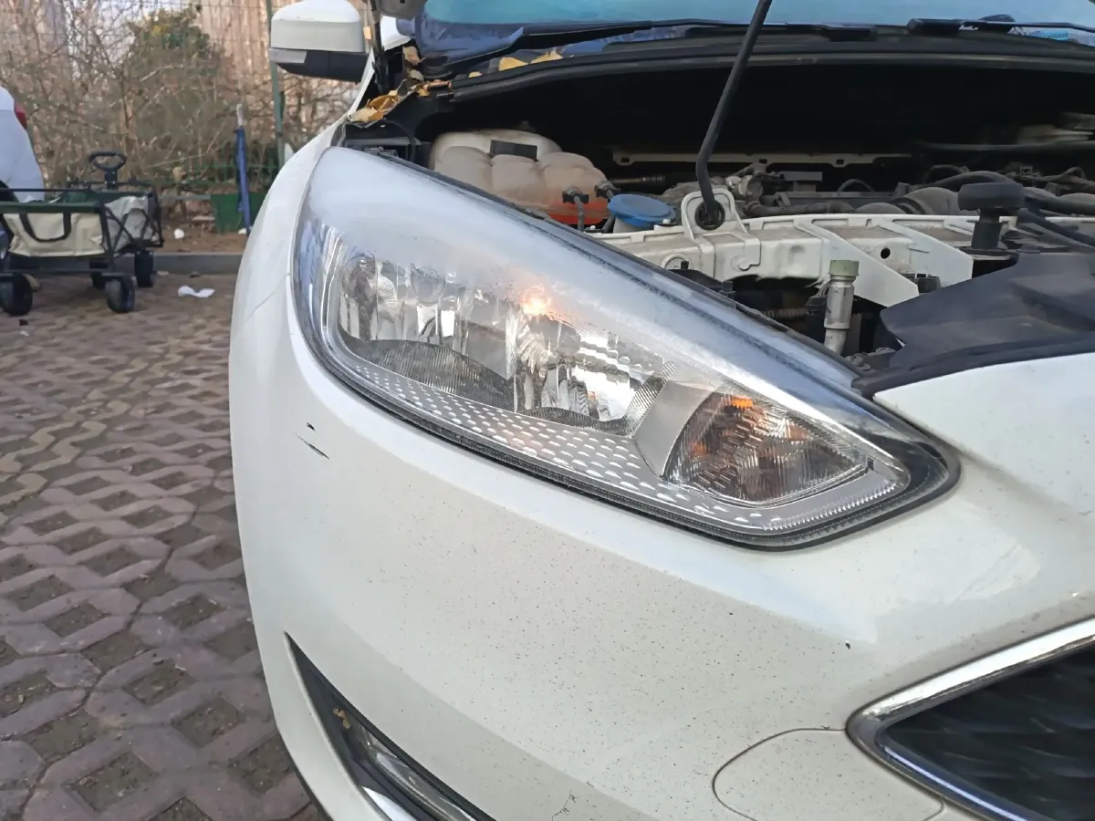 2015 Ford Focus 1.6L 125HP L4 6DCT,autocango,china used car exporter,china ev exporter,chinese used car exporter,chinese used ev exporter