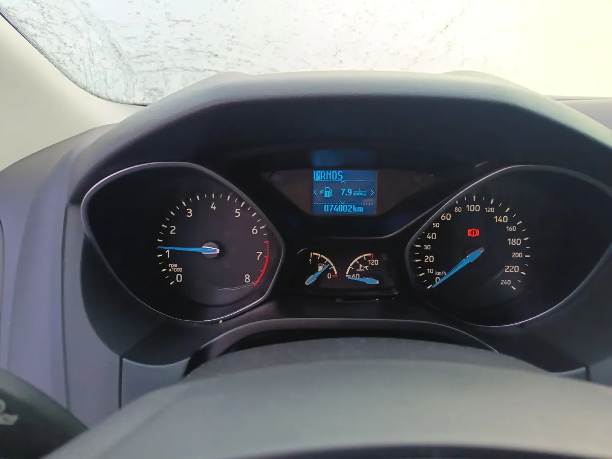 2015 Ford Focus 1.6L 125HP L4 6DCT,autocango,china used car exporter,china ev exporter,chinese used car exporter,chinese used ev exporter