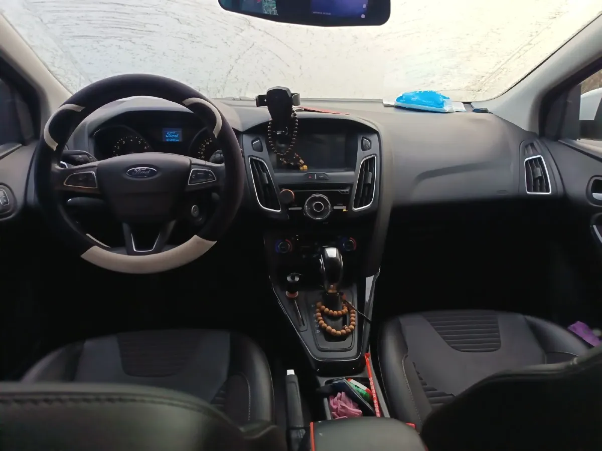 2015 Ford Focus 1.6L 125HP L4 6DCT,autocango,china used car exporter,china ev exporter,chinese used car exporter,chinese used ev exporter