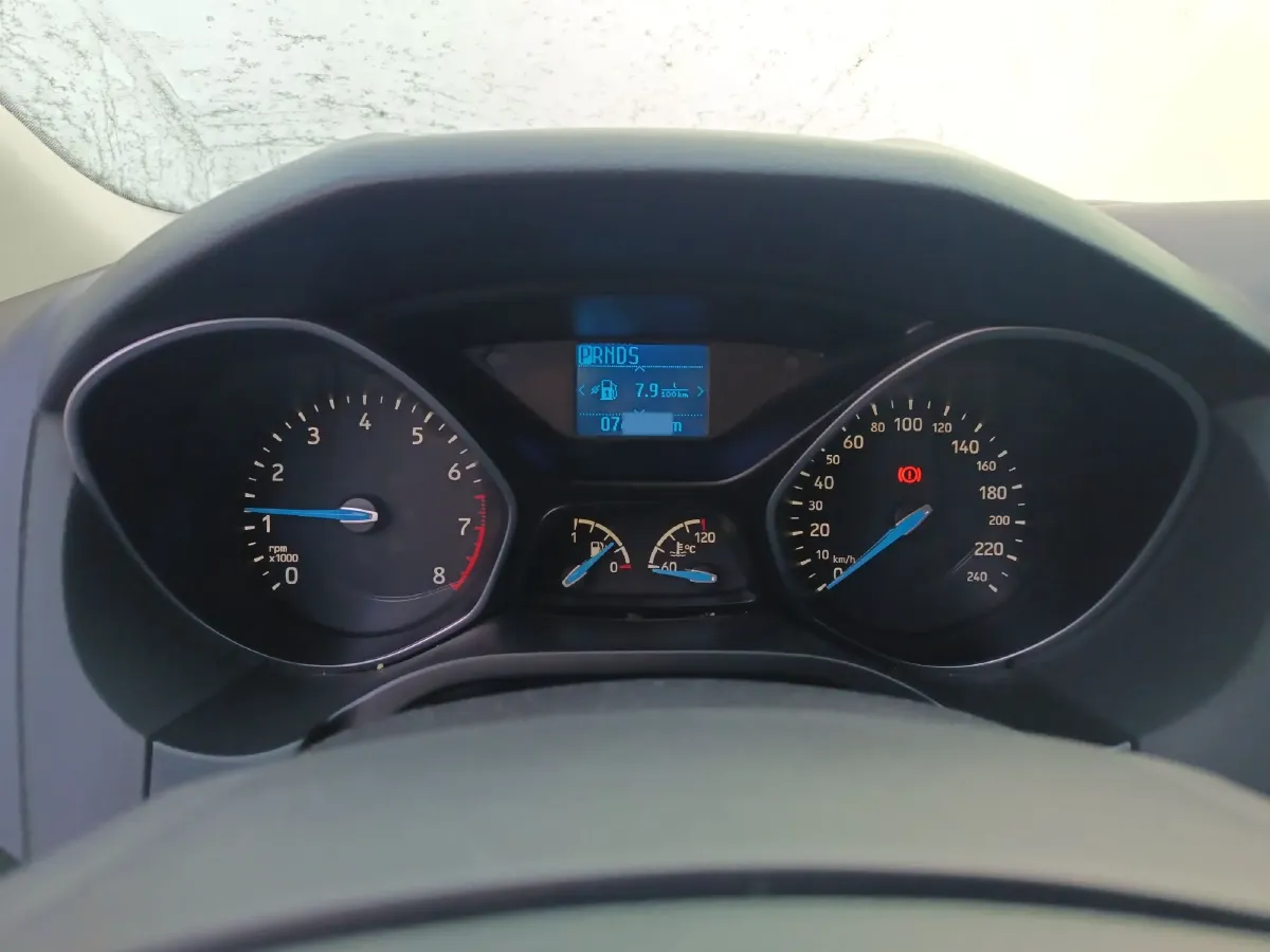 2015 Ford Focus 1.6L 125HP L4 6DCT,autocango,china used car exporter,china ev exporter,chinese used car exporter,chinese used ev exporter