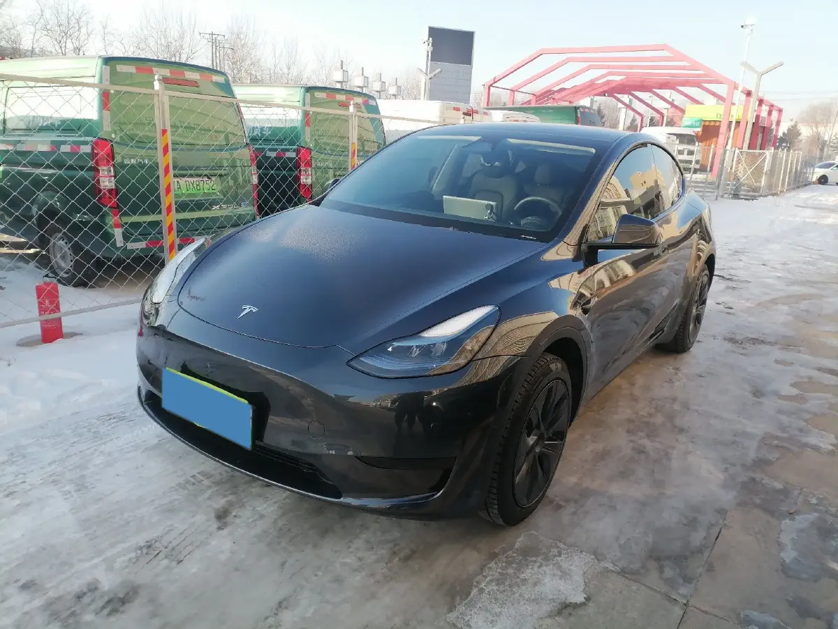 2024 Tesla Model Y BEV 60KWH