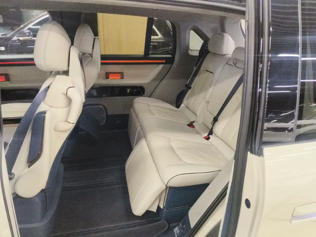 2025 Zeekr MIX BEV 102KWH,autocango,china used car exporter,china ev exporter,chinese used car exporter,chinese used ev exporter