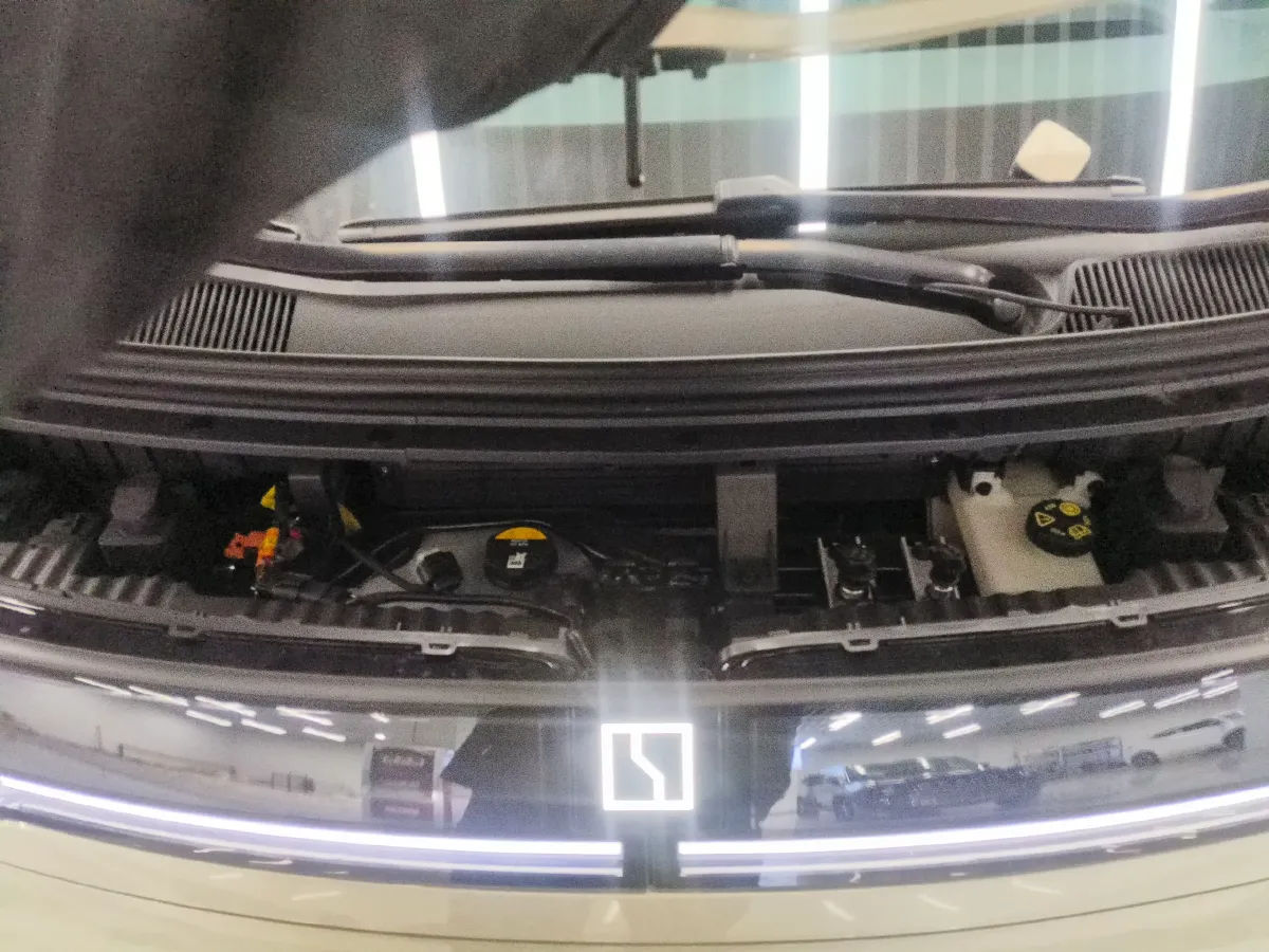 2025 Zeekr MIX BEV 102KWH,autocango,china used car exporter,china ev exporter,chinese used car exporter,chinese used ev exporter