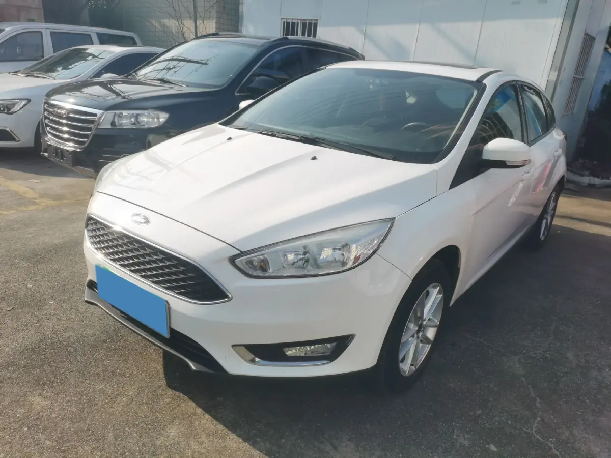 2015 Ford Focus 1.6L 125HP L4 6DCT