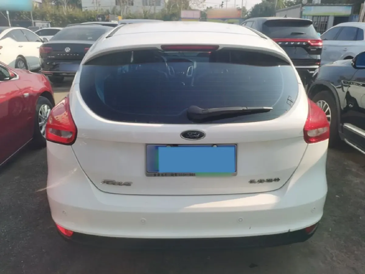 2015 Ford Focus 1.6L 125HP L4 6DCT,autocango,china used car exporter,china ev exporter,chinese used car exporter,chinese used ev exporter