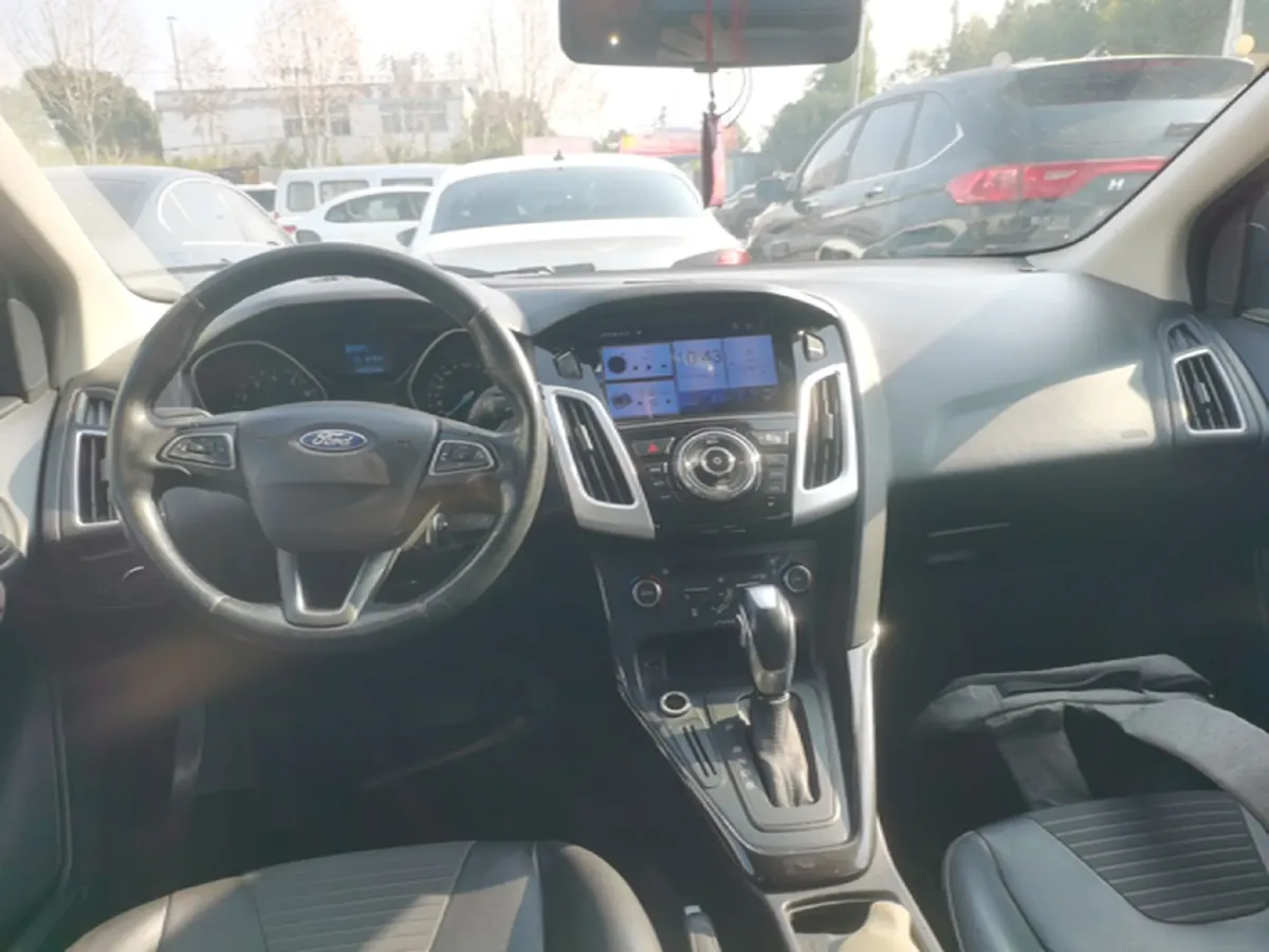2015 Ford Focus 1.6L 125HP L4 6DCT,autocango,china used car exporter,china ev exporter,chinese used car exporter,chinese used ev exporter
