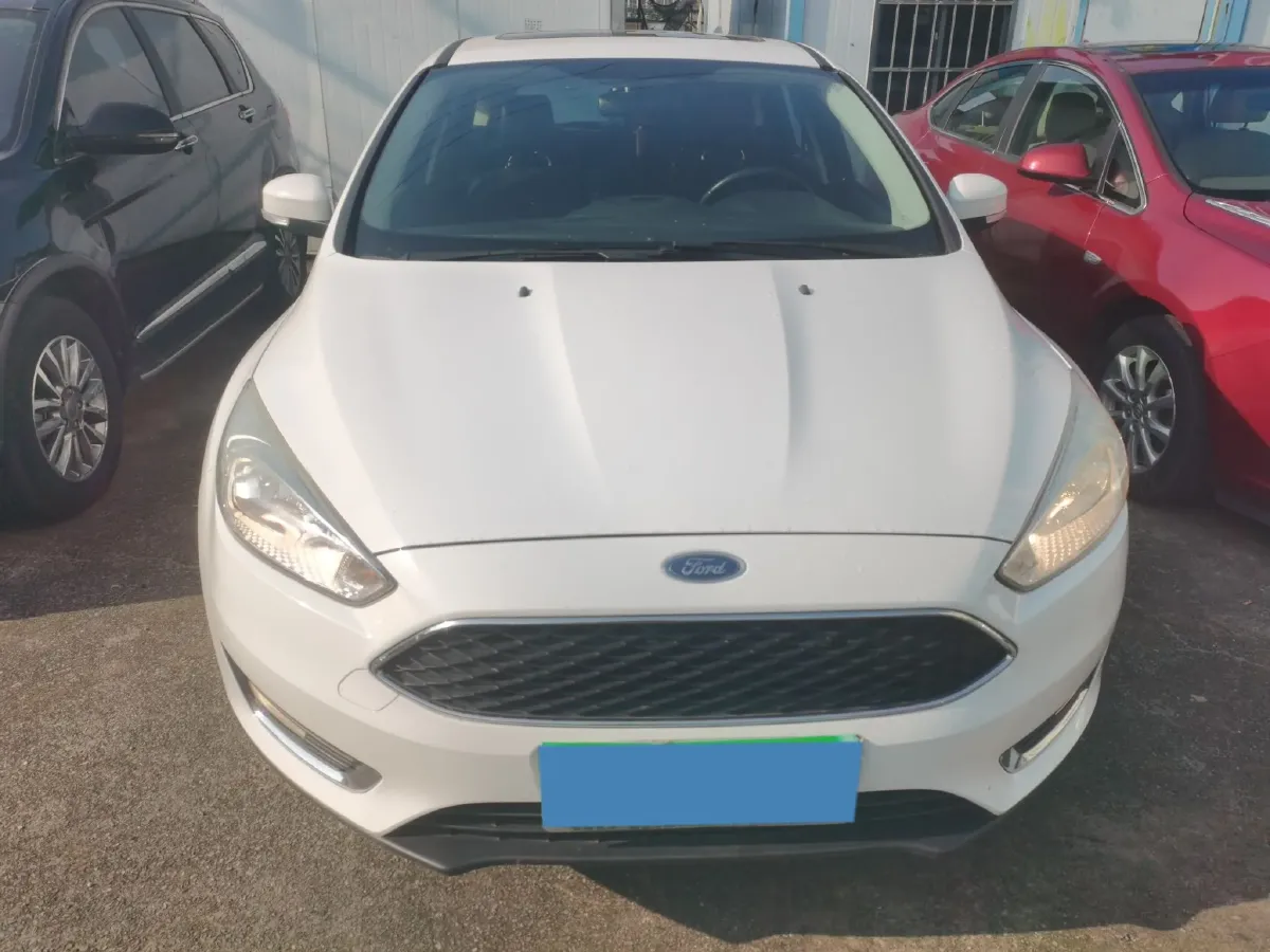 2015 Ford Focus 1.6L 125HP L4 6DCT,autocango,china used car exporter,china ev exporter,chinese used car exporter,chinese used ev exporter