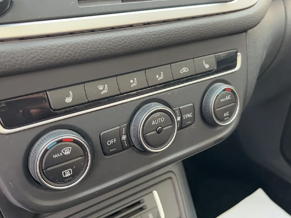 2015 Volkswagen Tiguan 1.8T 160HP L4 6AT,autocango,china used car exporter,china ev exporter,chinese used car exporter,chinese used ev exporter