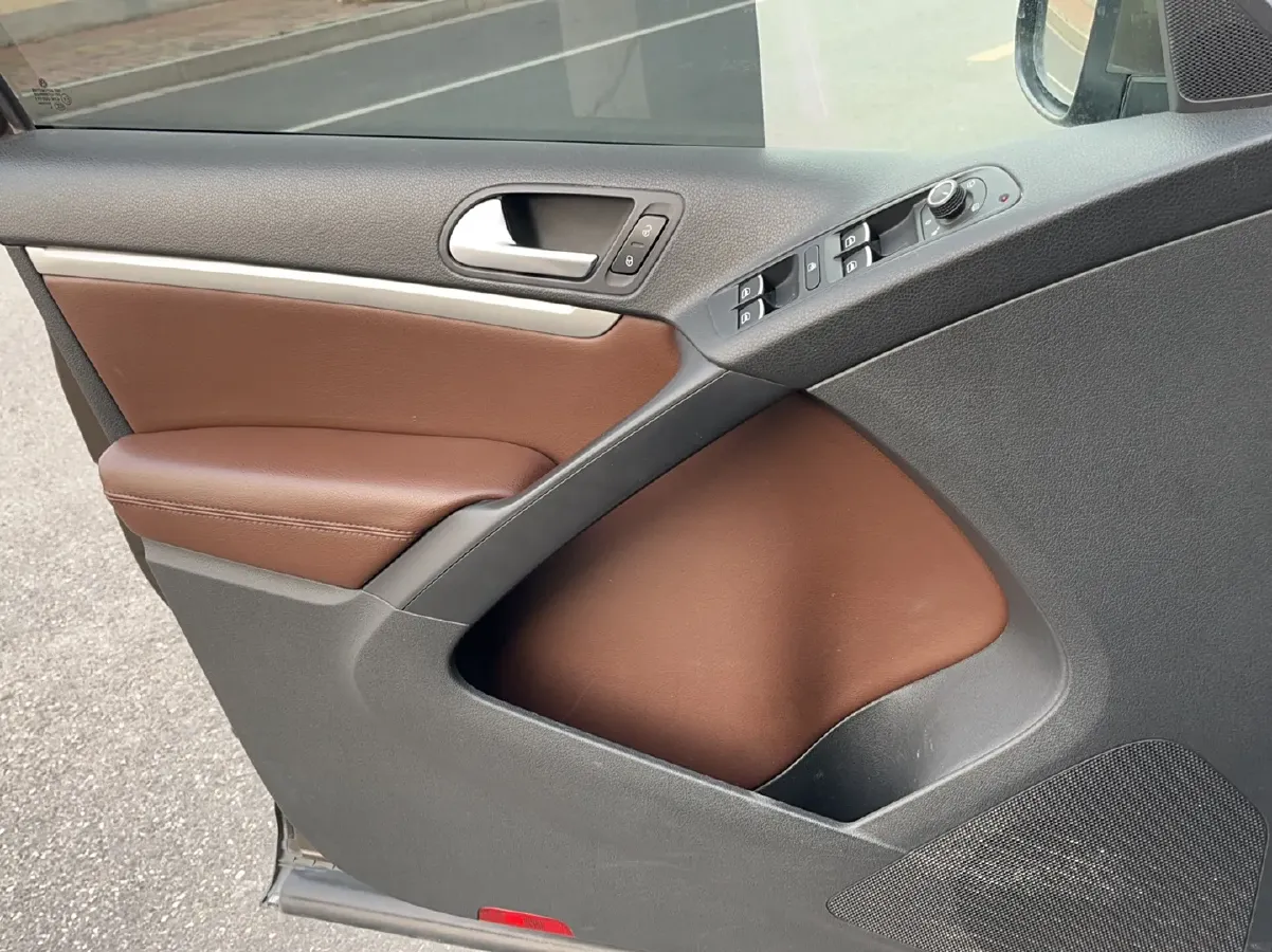 2015 Volkswagen Tiguan 1.8T 160HP L4 6AT,autocango,china used car exporter,china ev exporter,chinese used car exporter,chinese used ev exporter