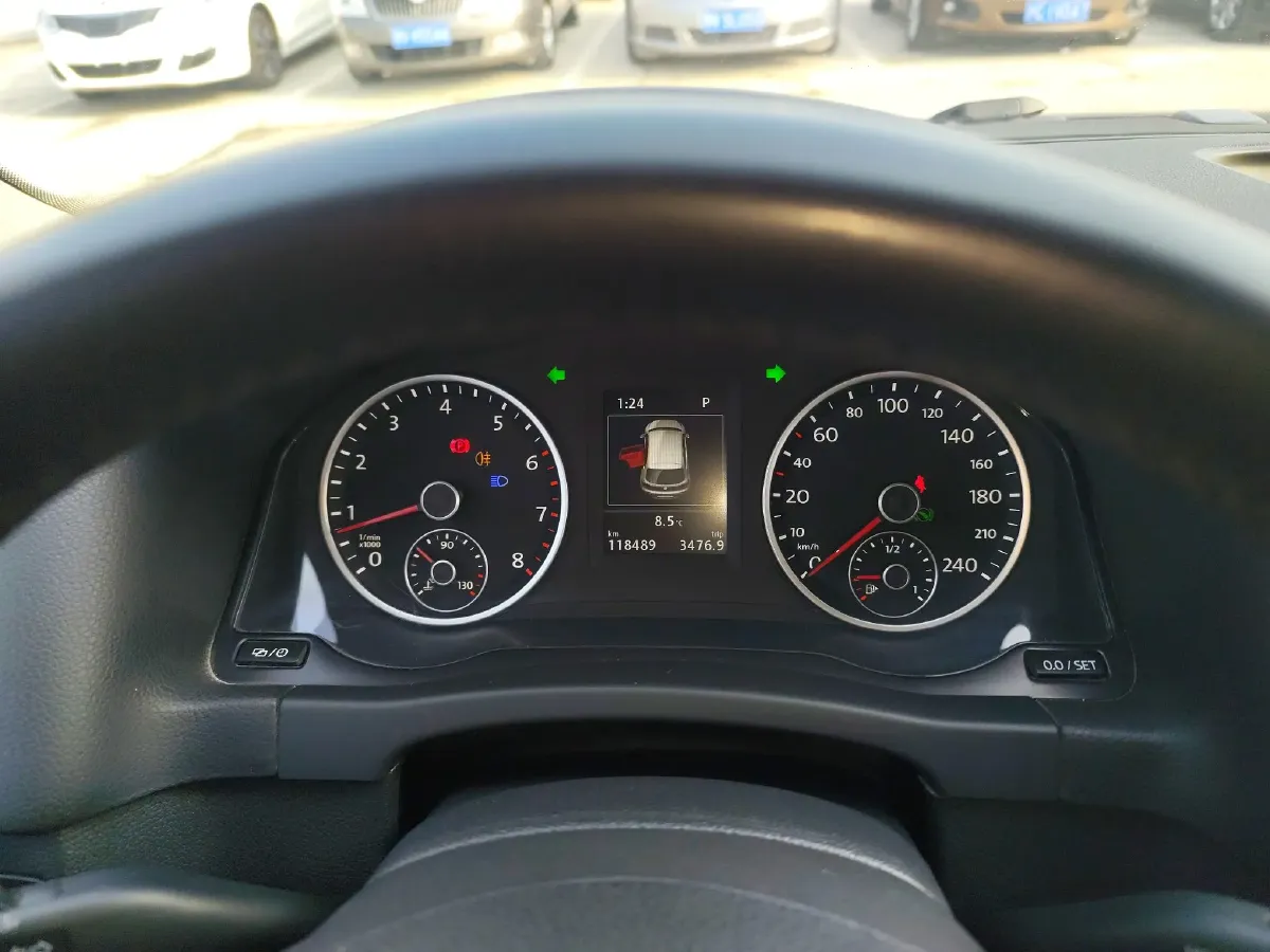 2015 Volkswagen Tiguan 1.8T 160HP L4 6AT,autocango,china used car exporter,china ev exporter,chinese used car exporter,chinese used ev exporter