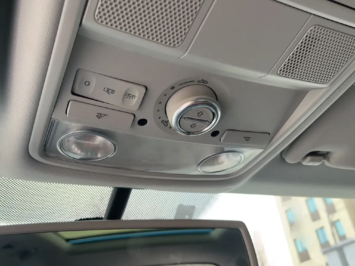 2015 Volkswagen Tiguan 1.8T 160HP L4 6AT,autocango,china used car exporter,china ev exporter,chinese used car exporter,chinese used ev exporter