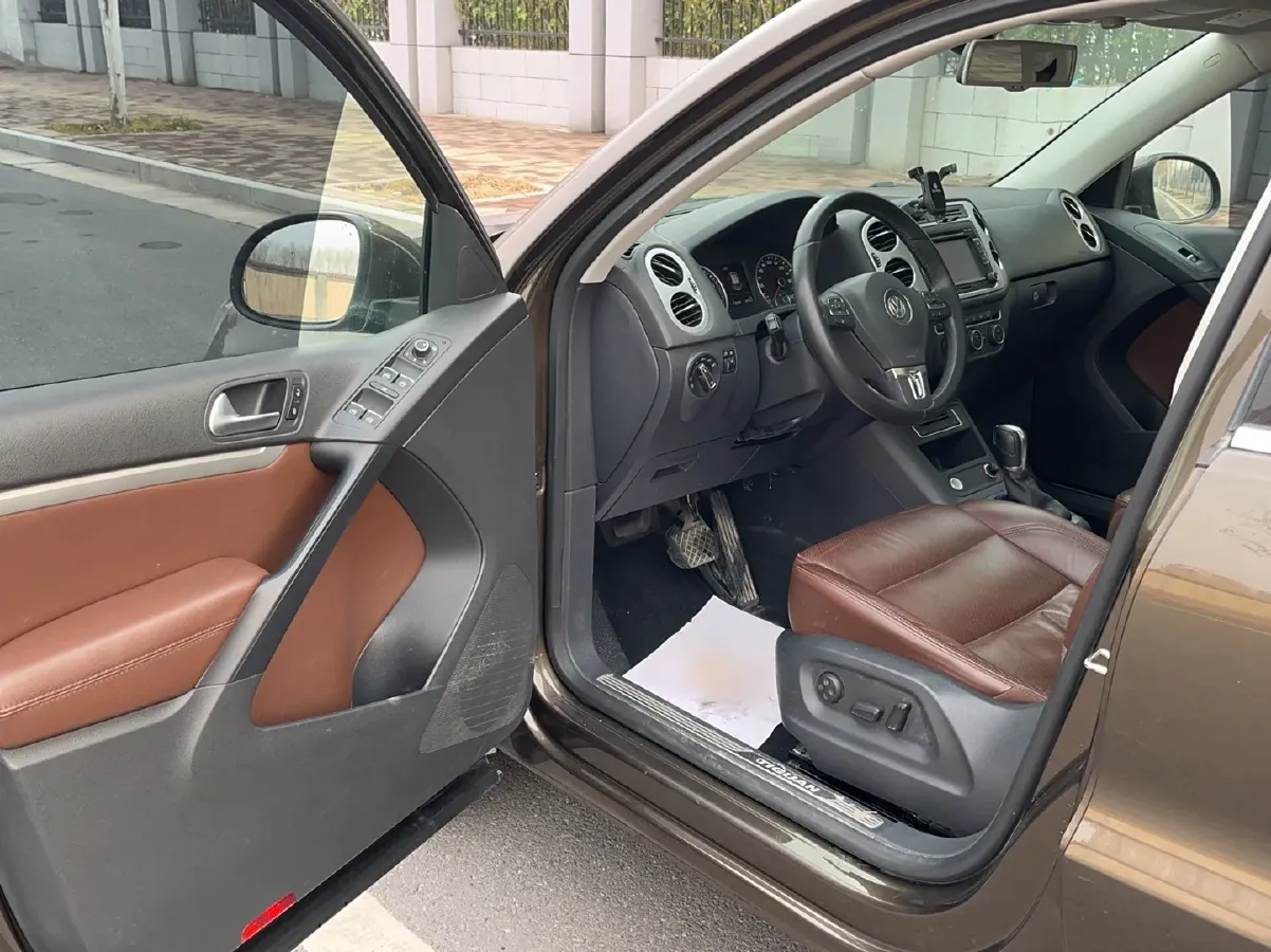 2015 Volkswagen Tiguan 1.8T 160HP L4 6AT,autocango,china used car exporter,china ev exporter,chinese used car exporter,chinese used ev exporter