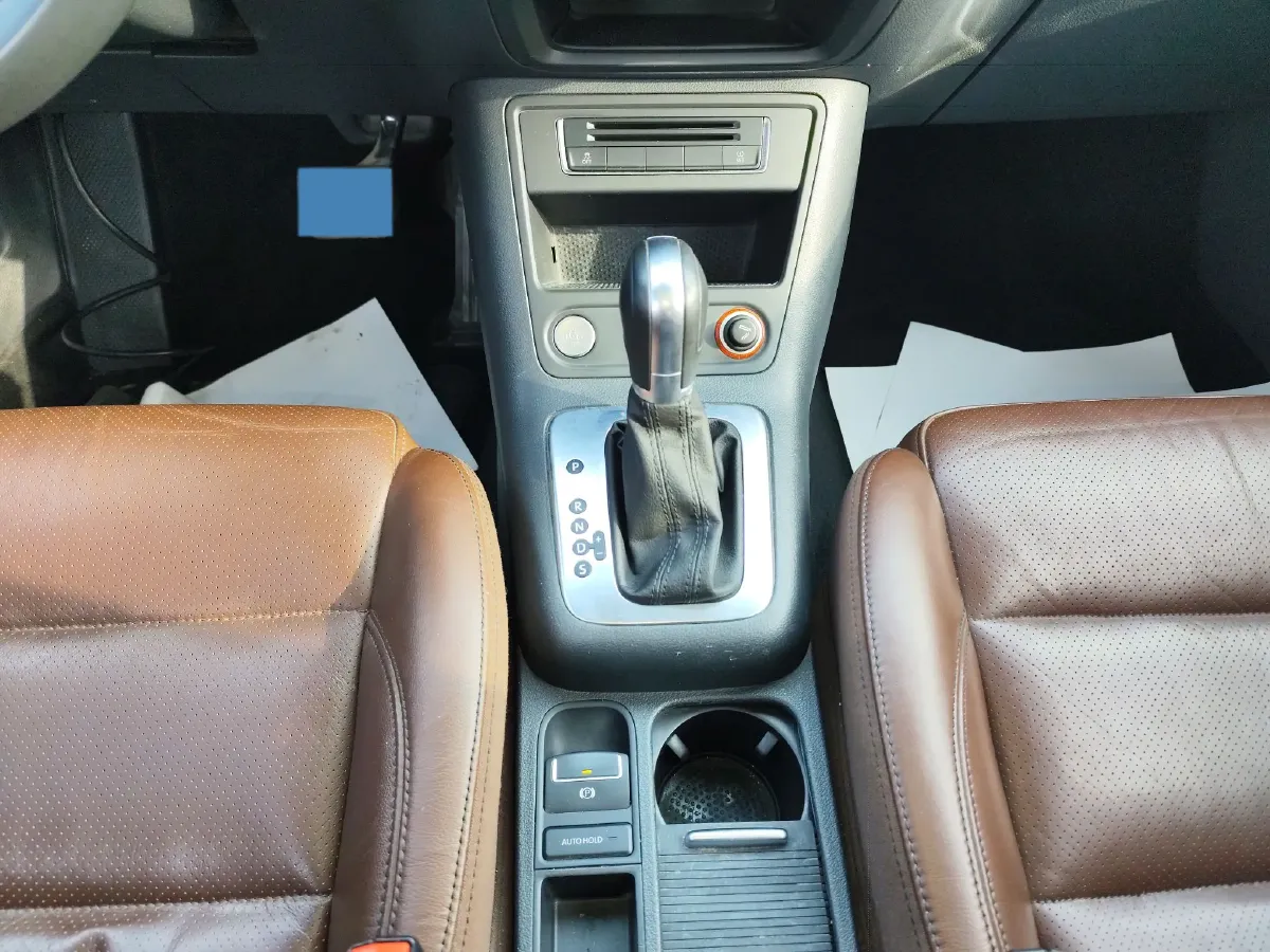 2015 Volkswagen Tiguan 1.8T 160HP L4 6AT,autocango,china used car exporter,china ev exporter,chinese used car exporter,chinese used ev exporter