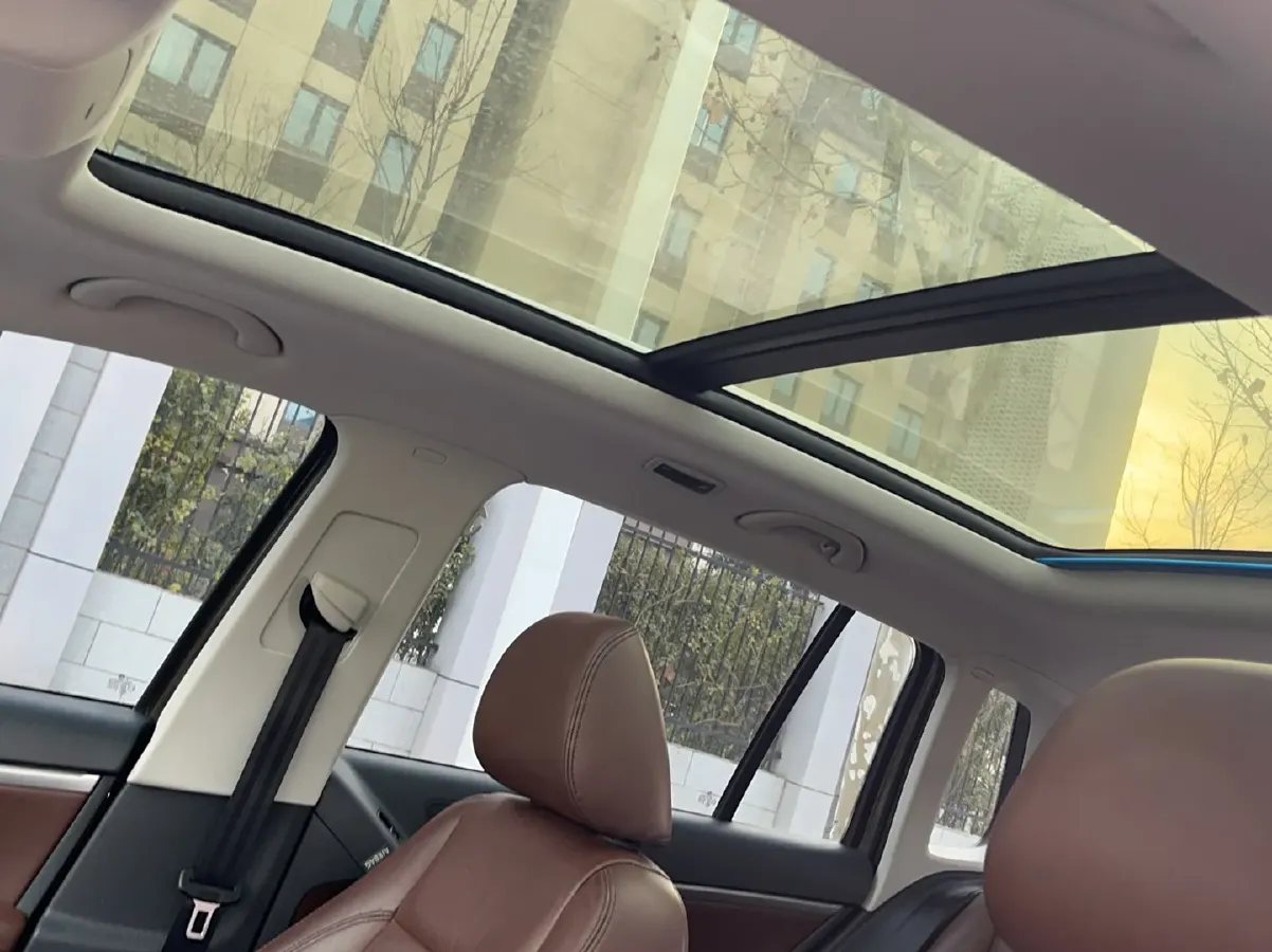 2015 Volkswagen Tiguan 1.8T 160HP L4 6AT,autocango,china used car exporter,china ev exporter,chinese used car exporter,chinese used ev exporter