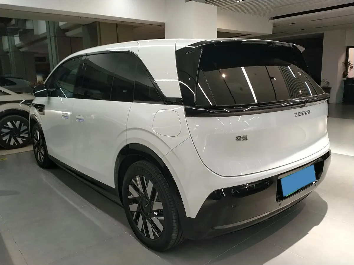 2025 Zeekr MIX BEV 102KWH,autocango,china used car exporter,china ev exporter,chinese used car exporter,chinese used ev exporter