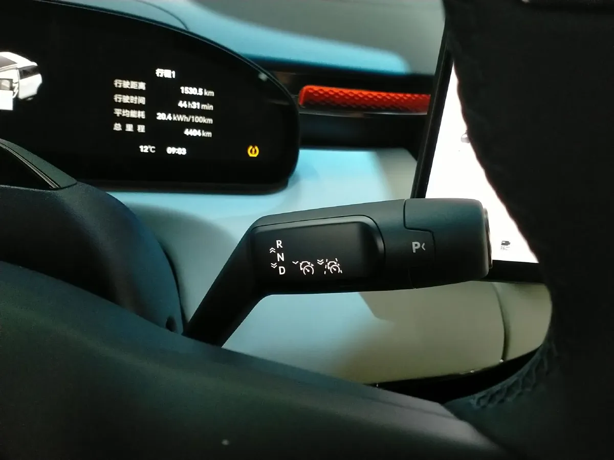 2025 Zeekr MIX BEV 102KWH,autocango,china used car exporter,china ev exporter,chinese used car exporter,chinese used ev exporter