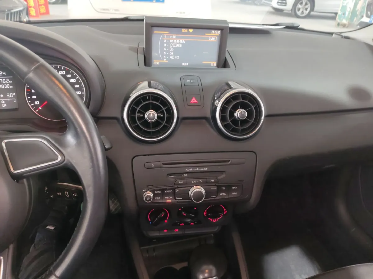 2014 Audi A1 1.4T 122HP L4 7DCT,autocango,china used car exporter,china ev exporter,chinese used car exporter,chinese used ev exporter