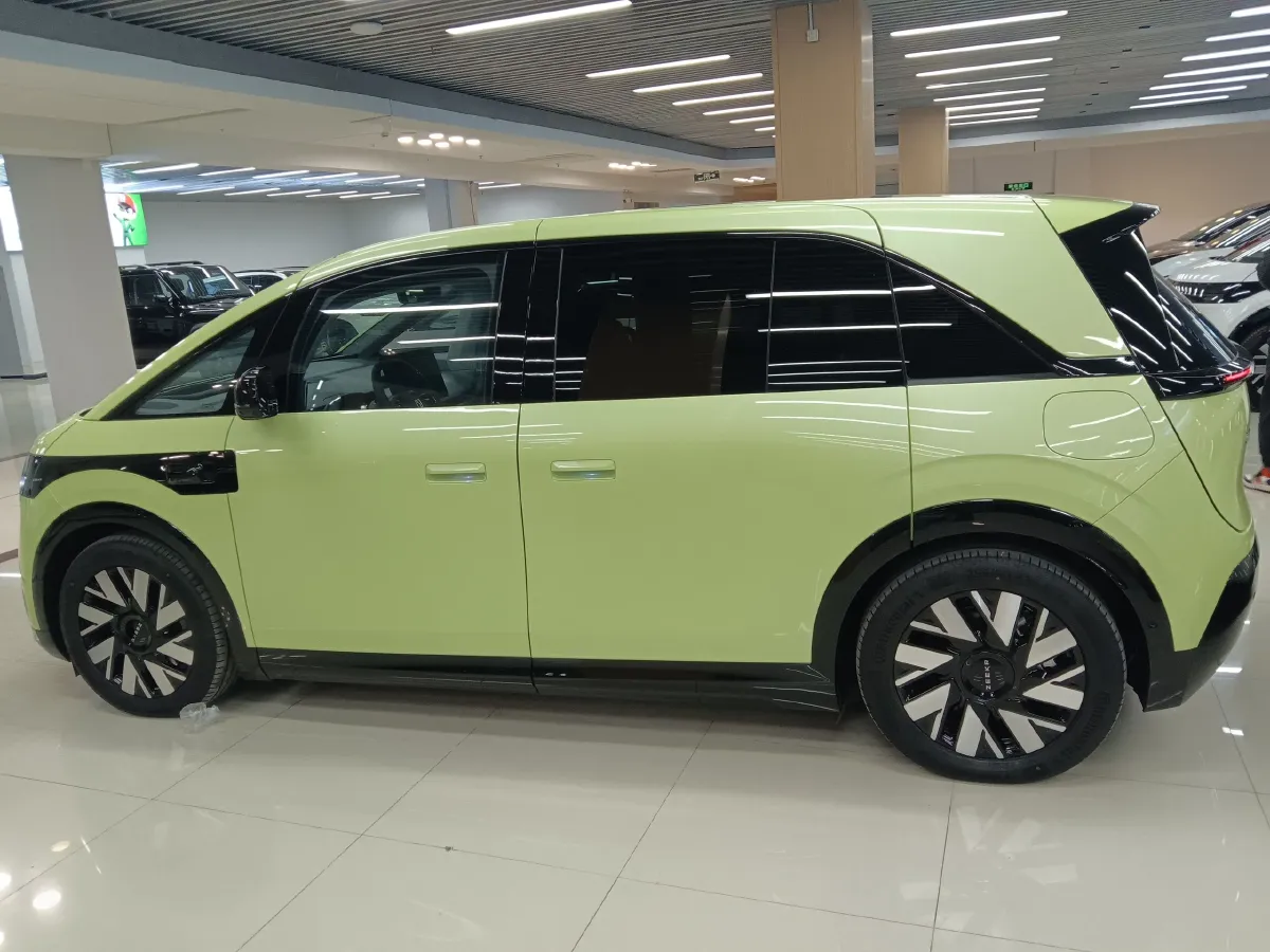 2025 Zeekr MIX BEV 102KWH,autocango,china used car exporter,china ev exporter,chinese used car exporter,chinese used ev exporter