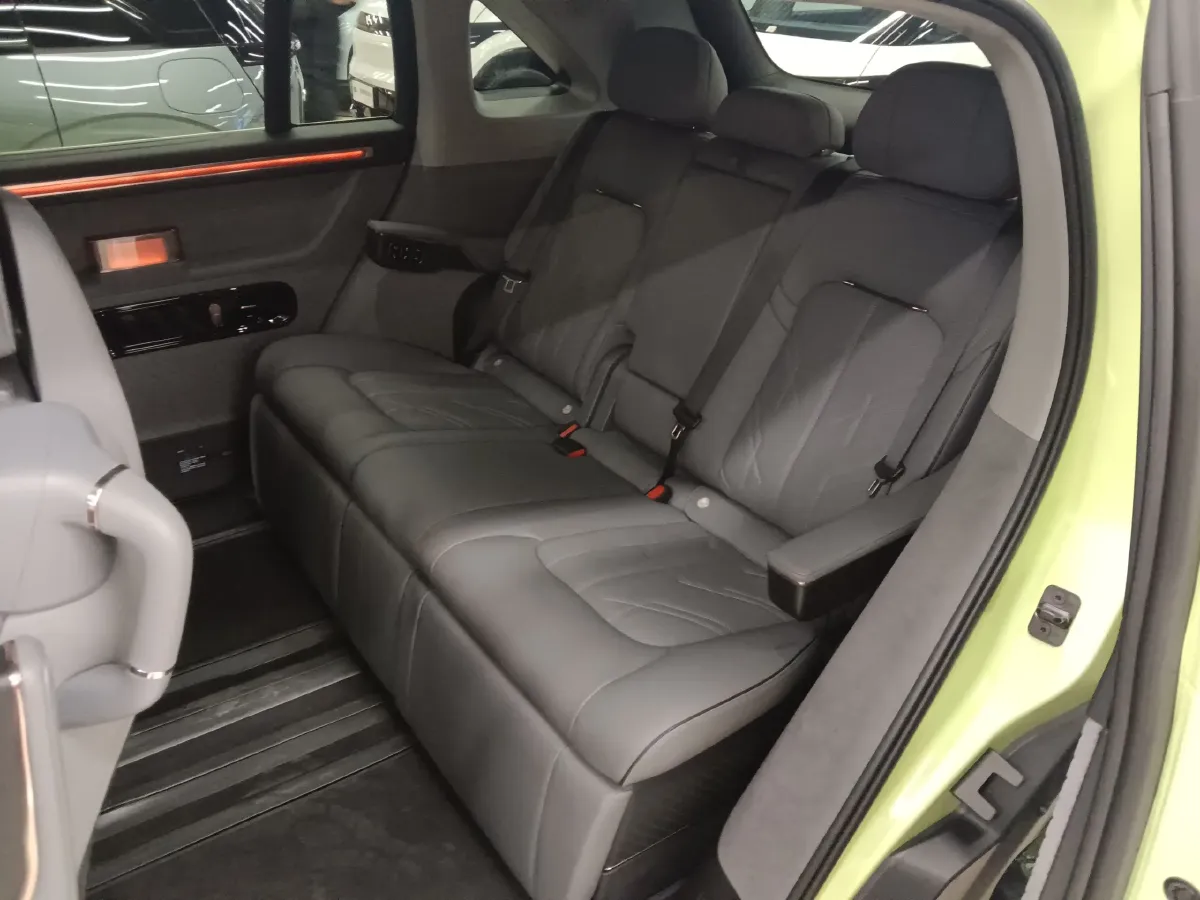 2025 Zeekr MIX BEV 102KWH,autocango,china used car exporter,china ev exporter,chinese used car exporter,chinese used ev exporter