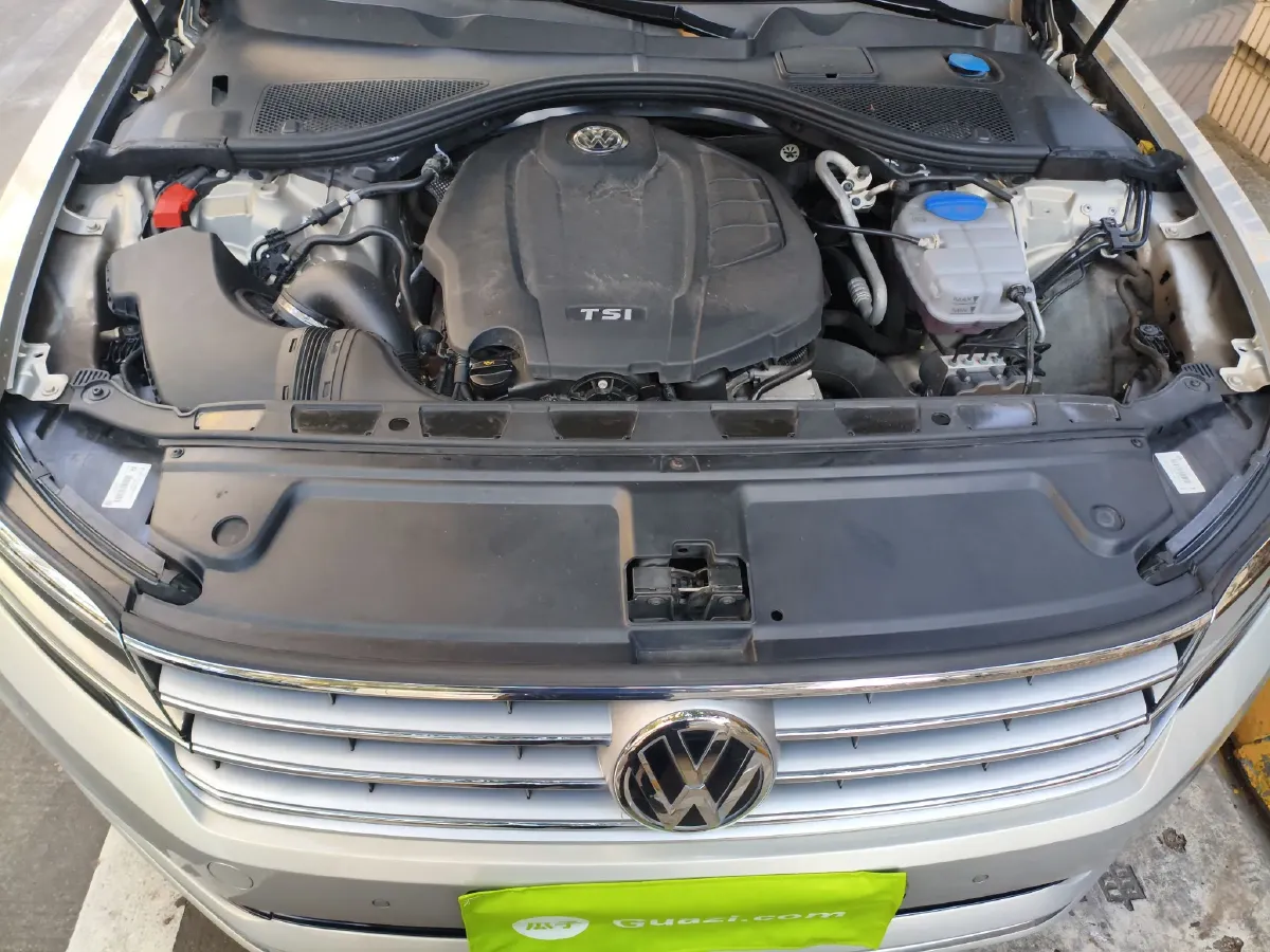 2016 Volkswagen Phideon 2.0T 224HP L4 7DCT,autocango,china used car exporter,china ev exporter,chinese used car exporter,chinese used ev exporter