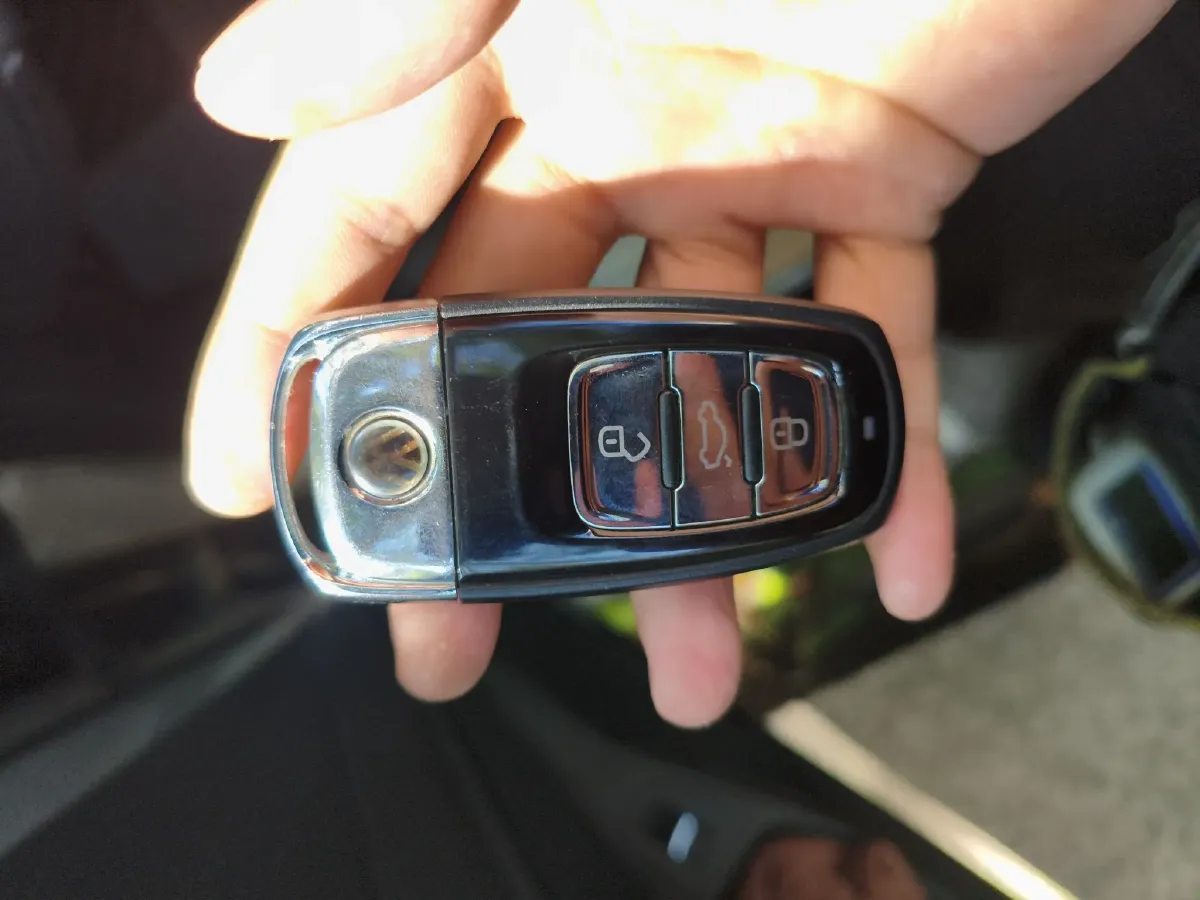 2016 Volkswagen Phideon 2.0T 224HP L4 7DCT,autocango,china used car exporter,china ev exporter,chinese used car exporter,chinese used ev exporter