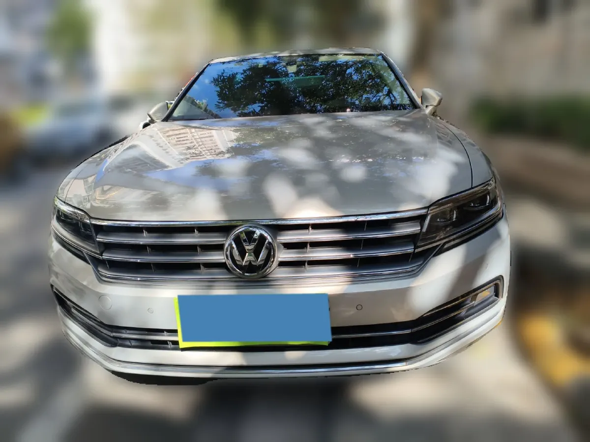 2016 Volkswagen Phideon 2.0T 224HP L4 7DCT,autocango,china used car exporter,china ev exporter,chinese used car exporter,chinese used ev exporter