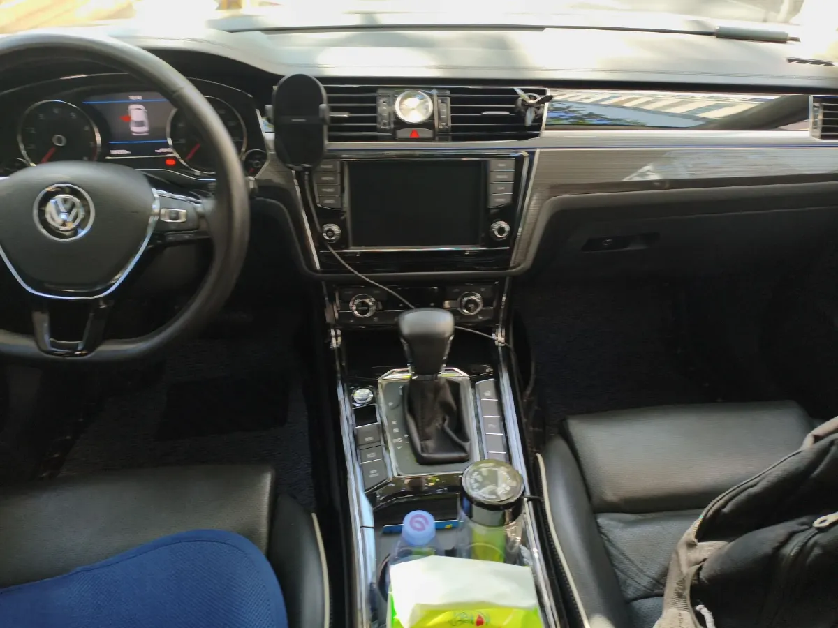 2016 Volkswagen Phideon 2.0T 224HP L4 7DCT,autocango,china used car exporter,china ev exporter,chinese used car exporter,chinese used ev exporter