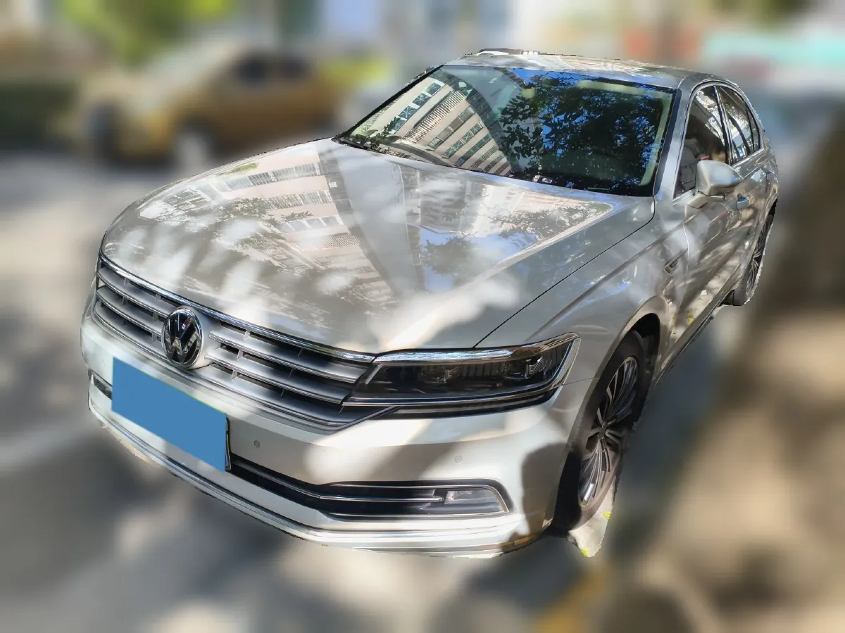 2016 Volkswagen Phideon 2.0T 224HP L4 7DCT,autocango,china used car exporter,china ev exporter,chinese used car exporter,chinese used ev exporter