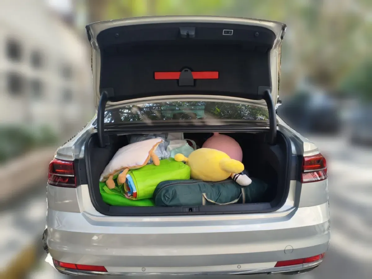 2016 Volkswagen Phideon 2.0T 224HP L4 7DCT,autocango,china used car exporter,china ev exporter,chinese used car exporter,chinese used ev exporter