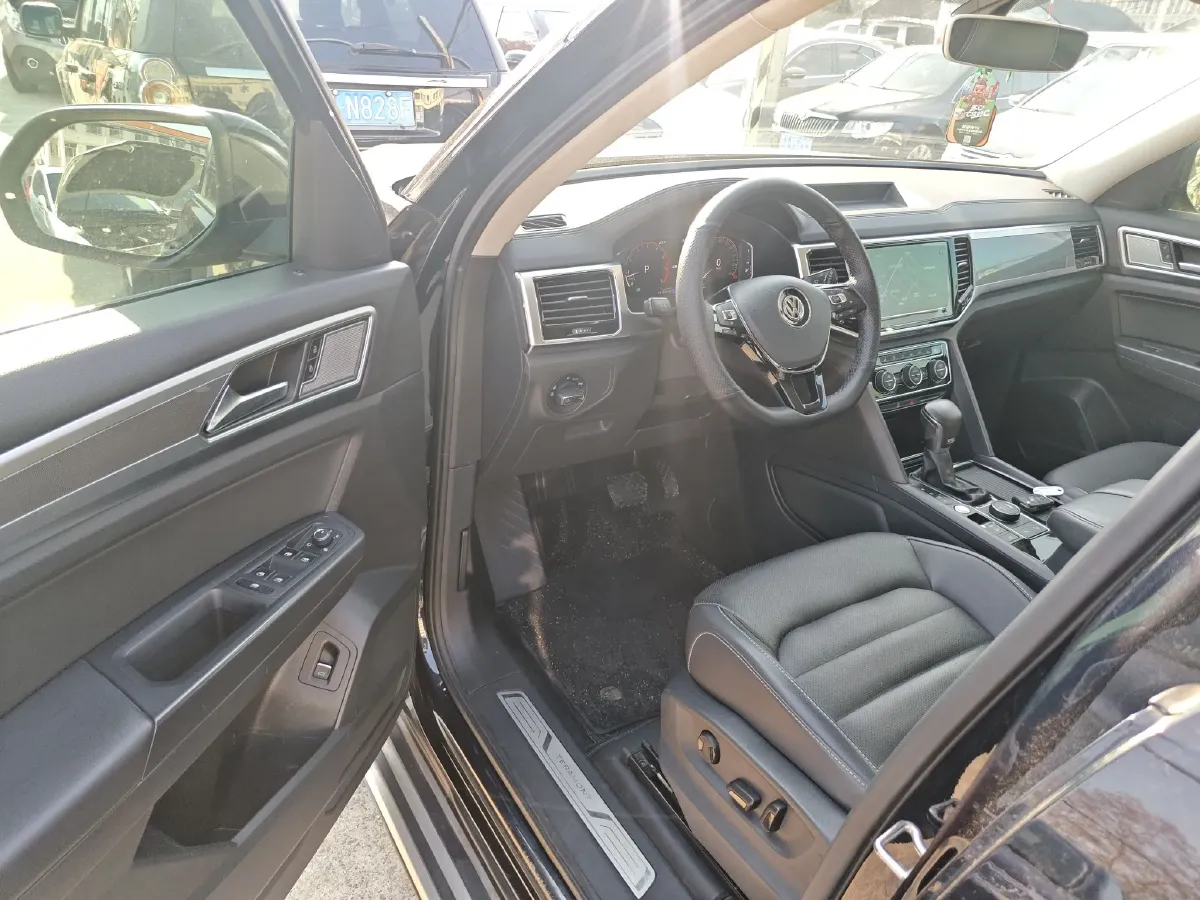 2020 Volkswagen Teramont 2.5T 299HP V6 7DCT,autocango,china used car exporter,china ev exporter,chinese used car exporter,chinese used ev exporter