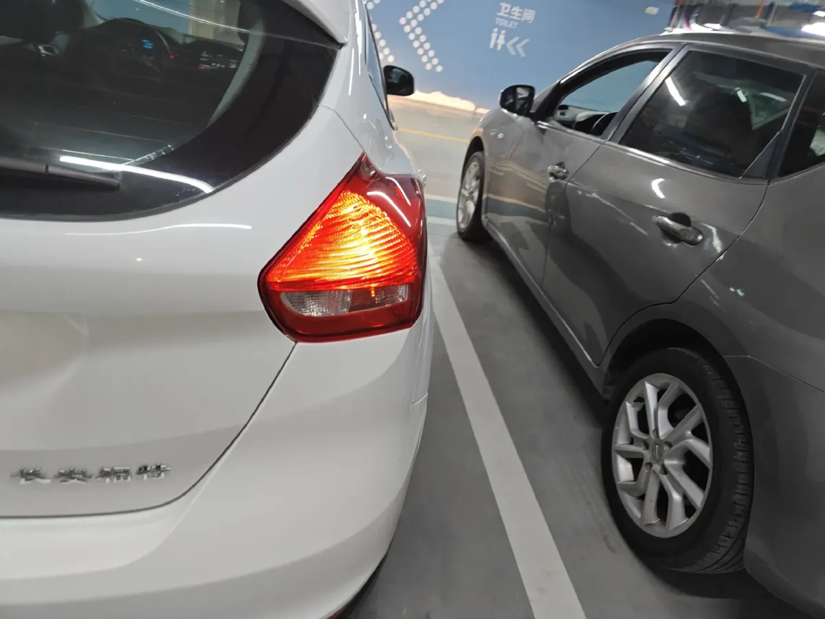 2017 Ford Focus 1.6L 125HP L4 6DCT,autocango,china used car exporter,china ev exporter,chinese used car exporter,chinese used ev exporter