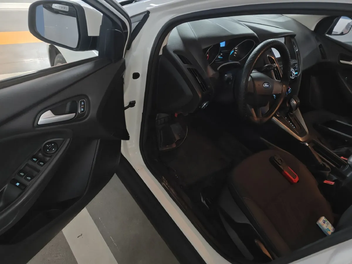 2017 Ford Focus 1.6L 125HP L4 6DCT,autocango,china used car exporter,china ev exporter,chinese used car exporter,chinese used ev exporter