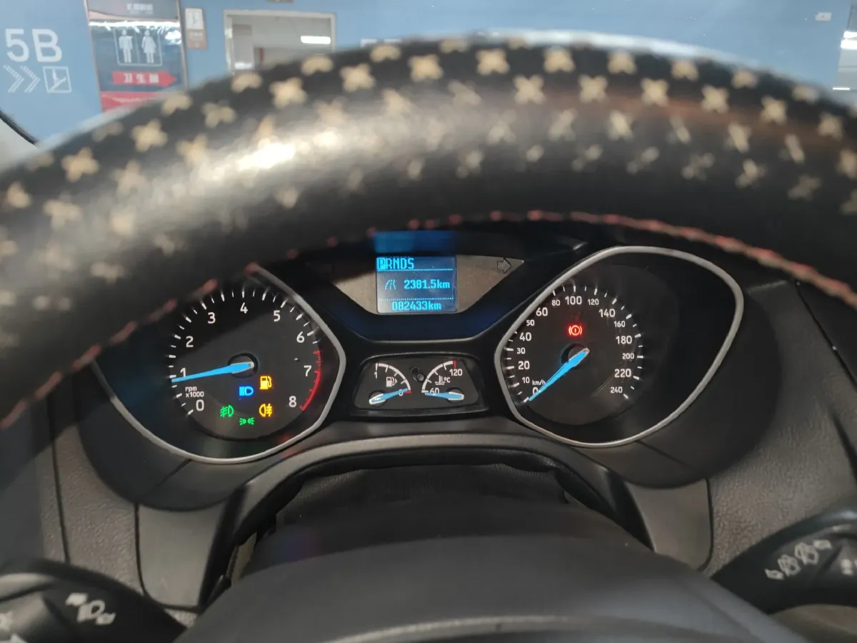 2017 Ford Focus 1.6L 125HP L4 6DCT,autocango,china used car exporter,china ev exporter,chinese used car exporter,chinese used ev exporter