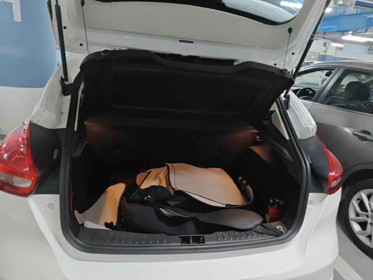 2017 Ford Focus 1.6L 125HP L4 6DCT,autocango,china used car exporter,china ev exporter,chinese used car exporter,chinese used ev exporter