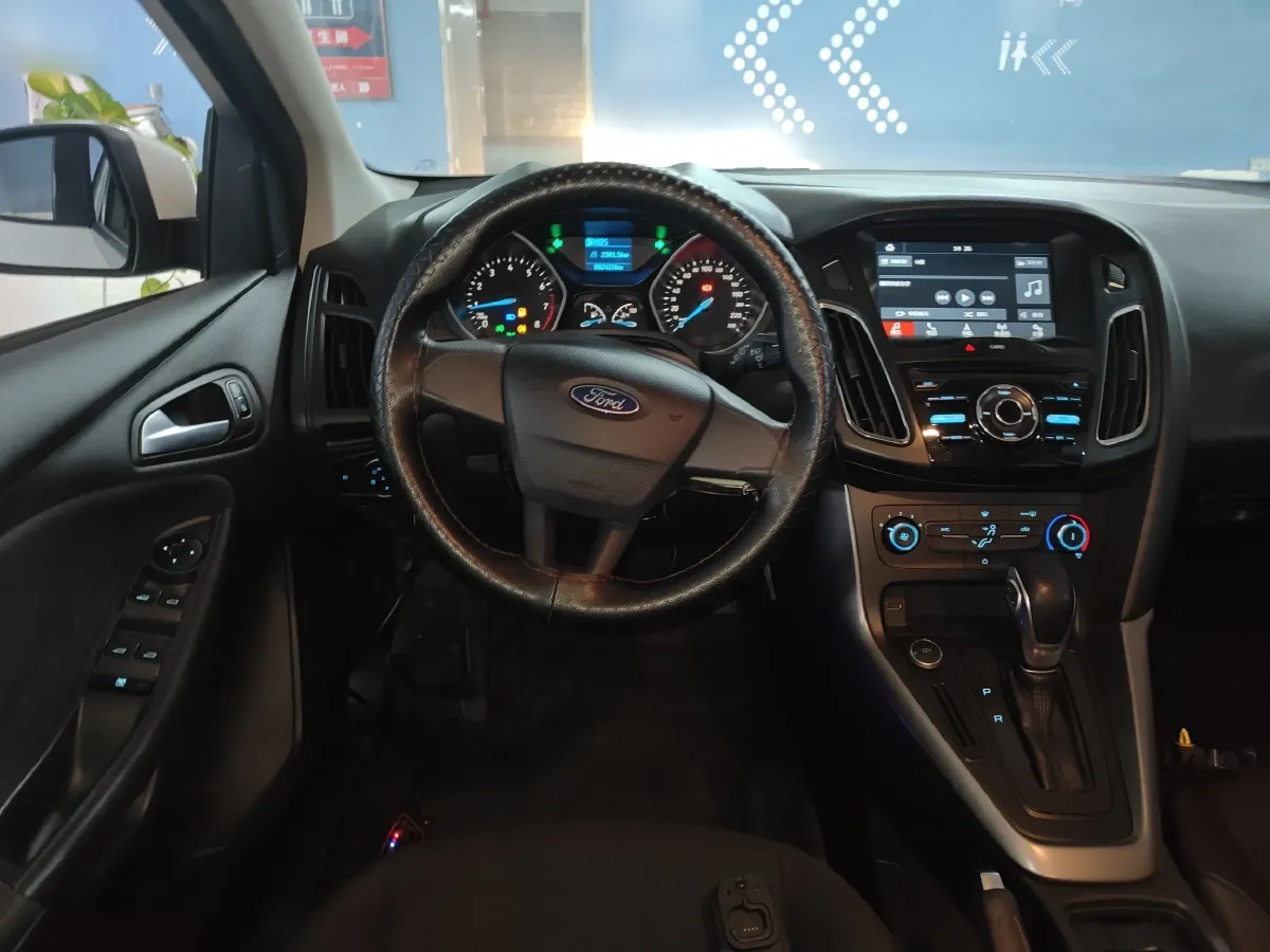 2017 Ford Focus 1.6L 125HP L4 6DCT,autocango,china used car exporter,china ev exporter,chinese used car exporter,chinese used ev exporter