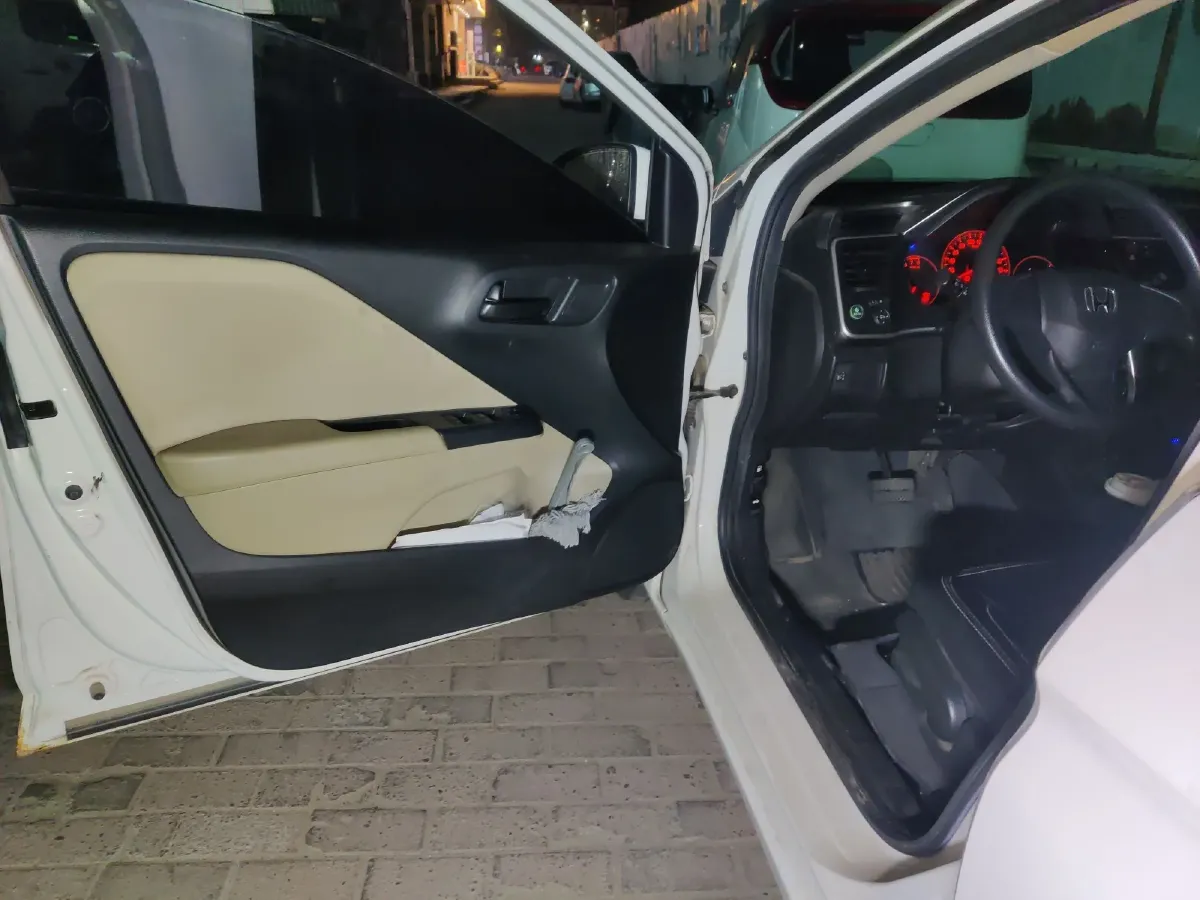 2015 Honda City 1.5L 131HP L4 CVT,autocango,china used car exporter,china ev exporter,chinese used car exporter,chinese used ev exporter