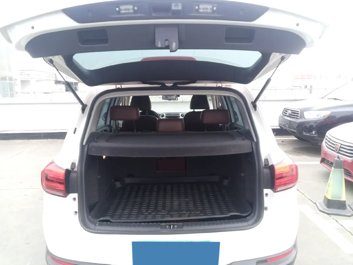 2015 Volkswagen Tiguan 1.8T 160HP L4 6AT,autocango,china used car exporter,china ev exporter,chinese used car exporter,chinese used ev exporter