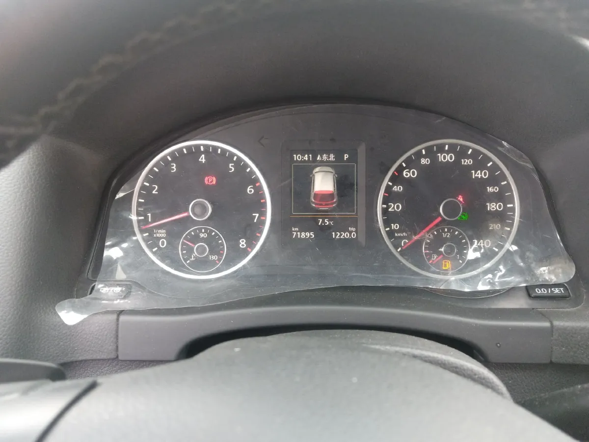 2015 Volkswagen Tiguan 1.8T 160HP L4 6AT,autocango,china used car exporter,china ev exporter,chinese used car exporter,chinese used ev exporter