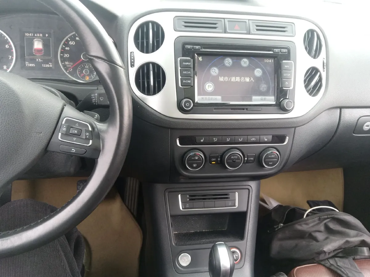 2015 Volkswagen Tiguan 1.8T 160HP L4 6AT,autocango,china used car exporter,china ev exporter,chinese used car exporter,chinese used ev exporter