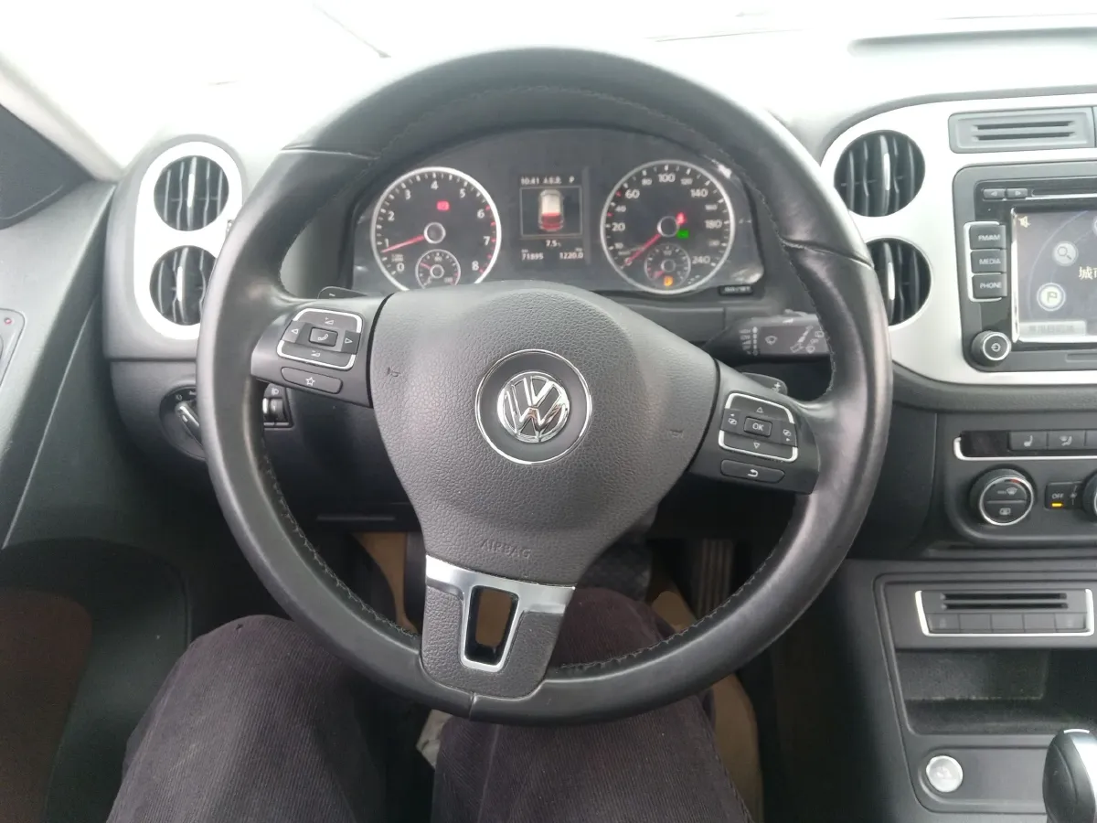 2015 Volkswagen Tiguan 1.8T 160HP L4 6AT,autocango,china used car exporter,china ev exporter,chinese used car exporter,chinese used ev exporter