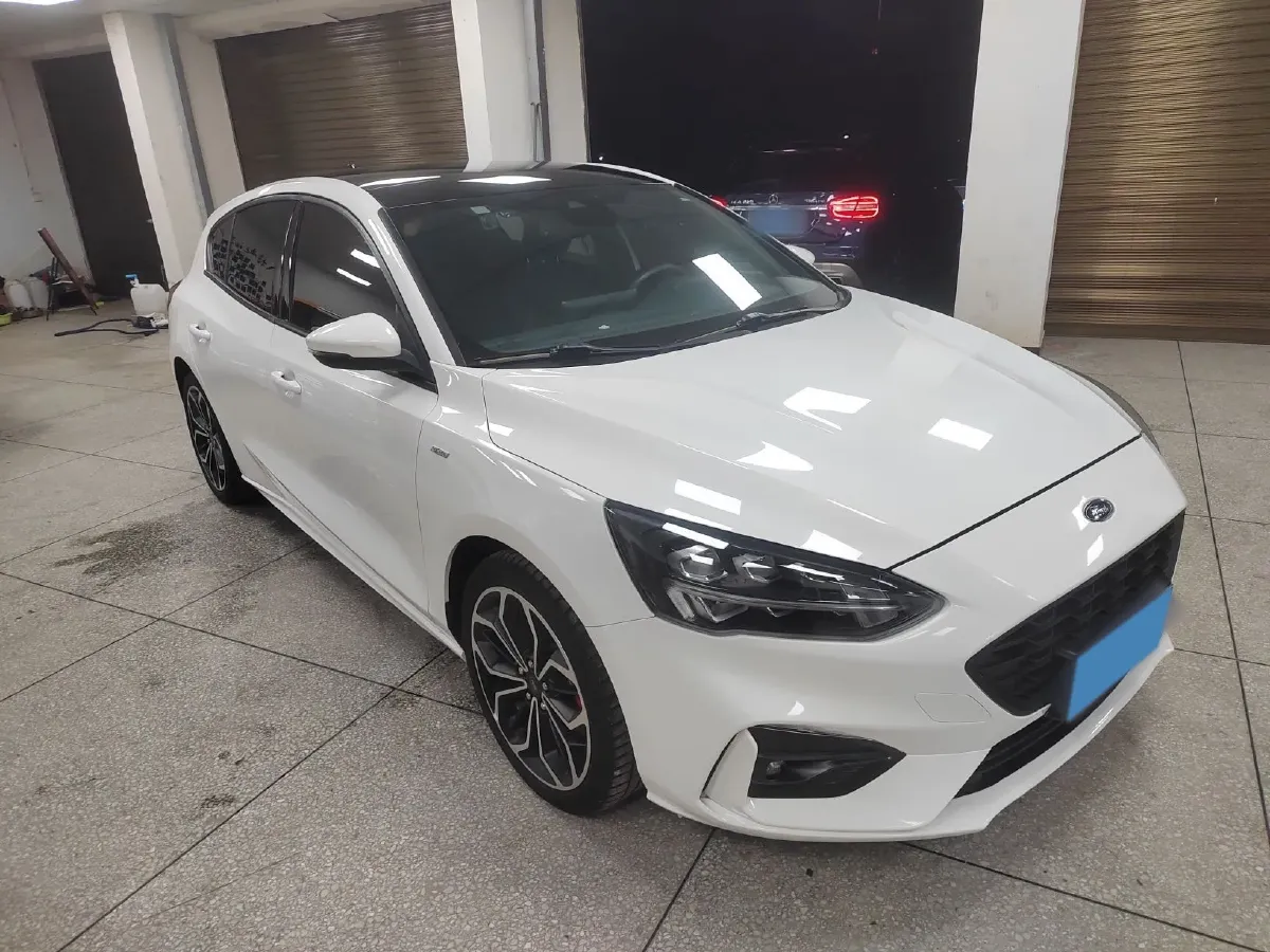 2021 Ford Focus 1.5T 174HP L3 8AT,autocango,china used car exporter,china ev exporter,chinese used car exporter,chinese used ev exporter