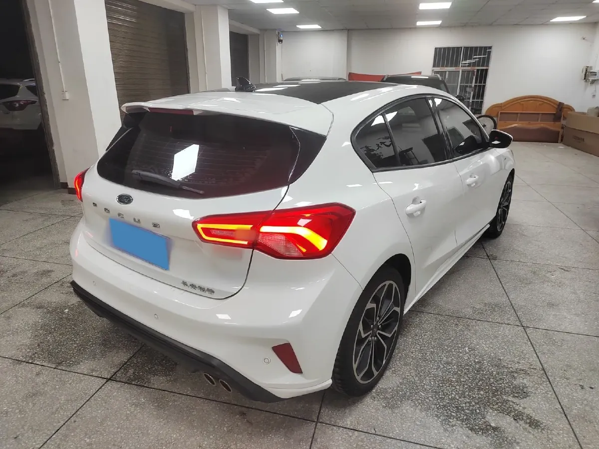 2021 Ford Focus 1.5T 174HP L3 8AT,autocango,china used car exporter,china ev exporter,chinese used car exporter,chinese used ev exporter
