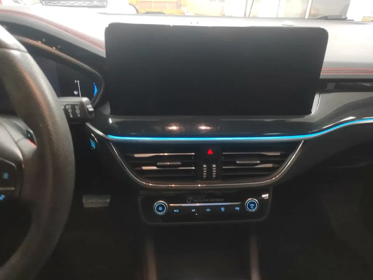 2021 Ford Focus 1.5T 174HP L3 8AT,autocango,china used car exporter,china ev exporter,chinese used car exporter,chinese used ev exporter