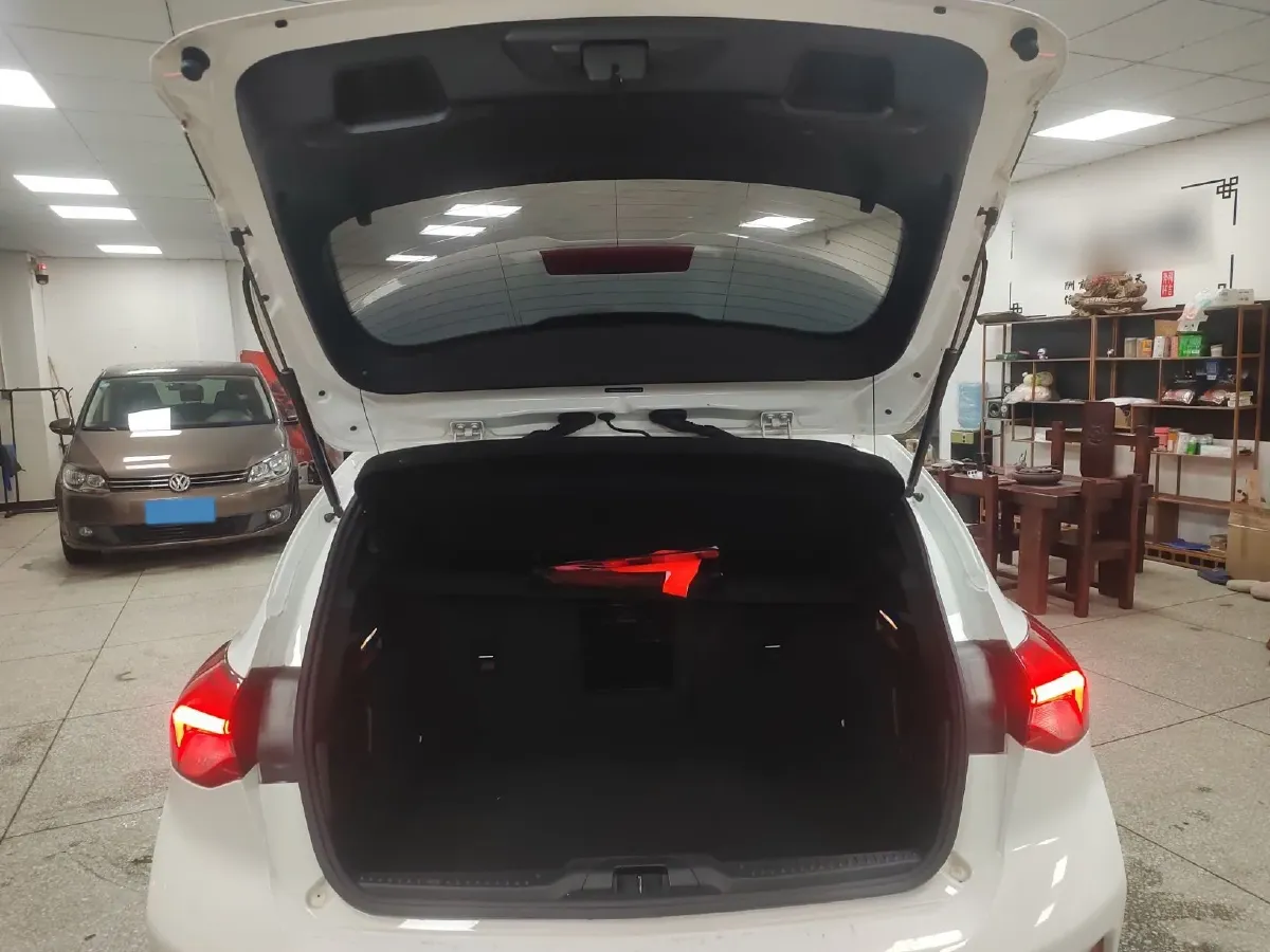 2021 Ford Focus 1.5T 174HP L3 8AT,autocango,china used car exporter,china ev exporter,chinese used car exporter,chinese used ev exporter