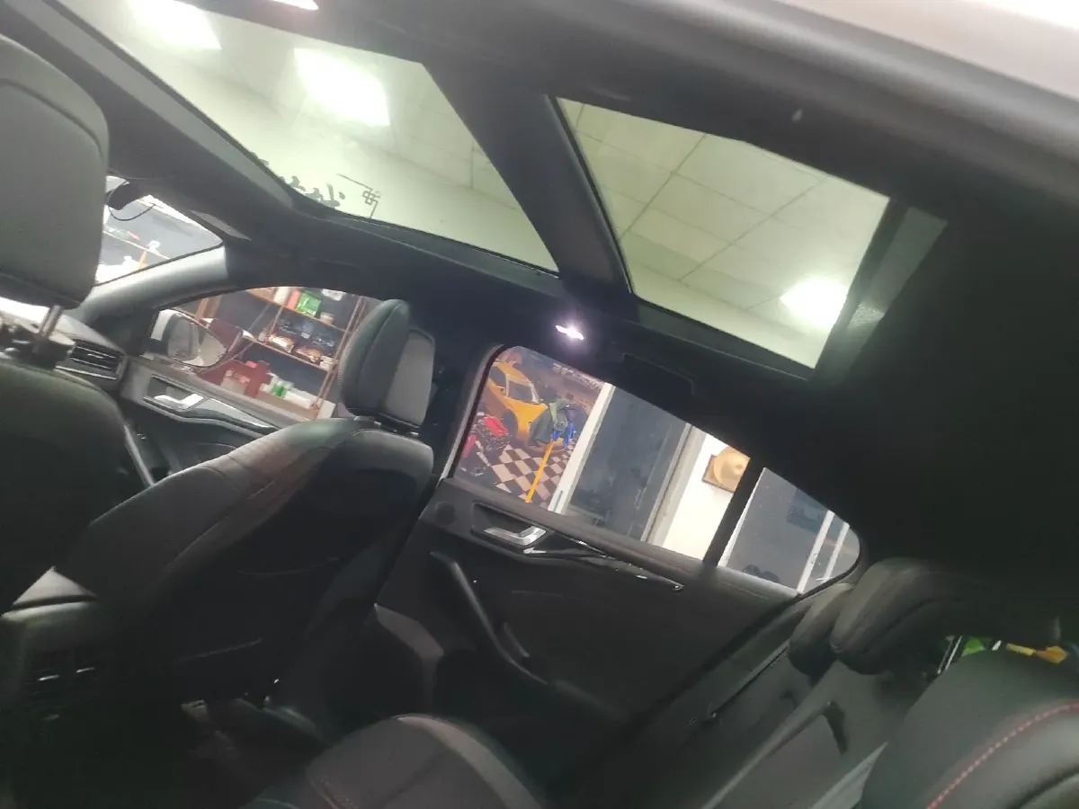 2021 Ford Focus 1.5T 174HP L3 8AT,autocango,china used car exporter,china ev exporter,chinese used car exporter,chinese used ev exporter