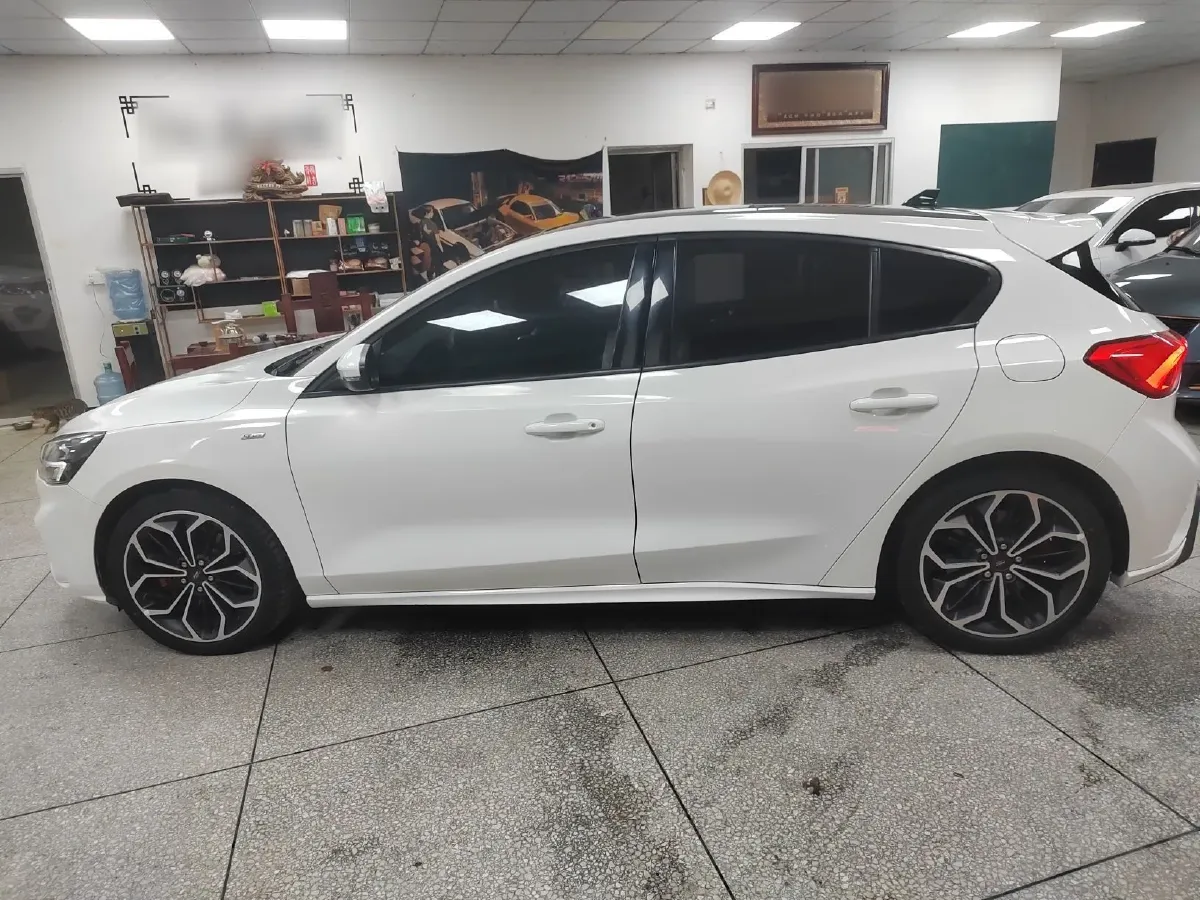 2021 Ford Focus 1.5T 174HP L3 8AT,autocango,china used car exporter,china ev exporter,chinese used car exporter,chinese used ev exporter
