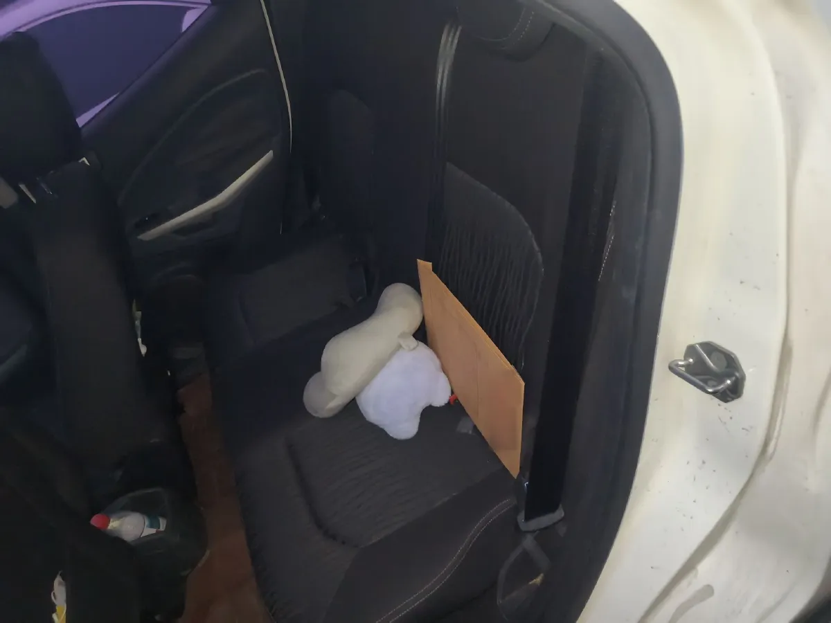 2013 Ford EcoSport 1.5L 110HP L4 6DCT,autocango,china used car exporter,china ev exporter,chinese used car exporter,chinese used ev exporter