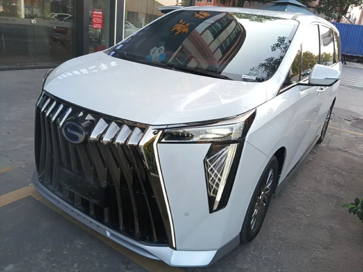 2023 GAC Trumpchi M8 2.0T 190HP L4 E-CVT Hybrid