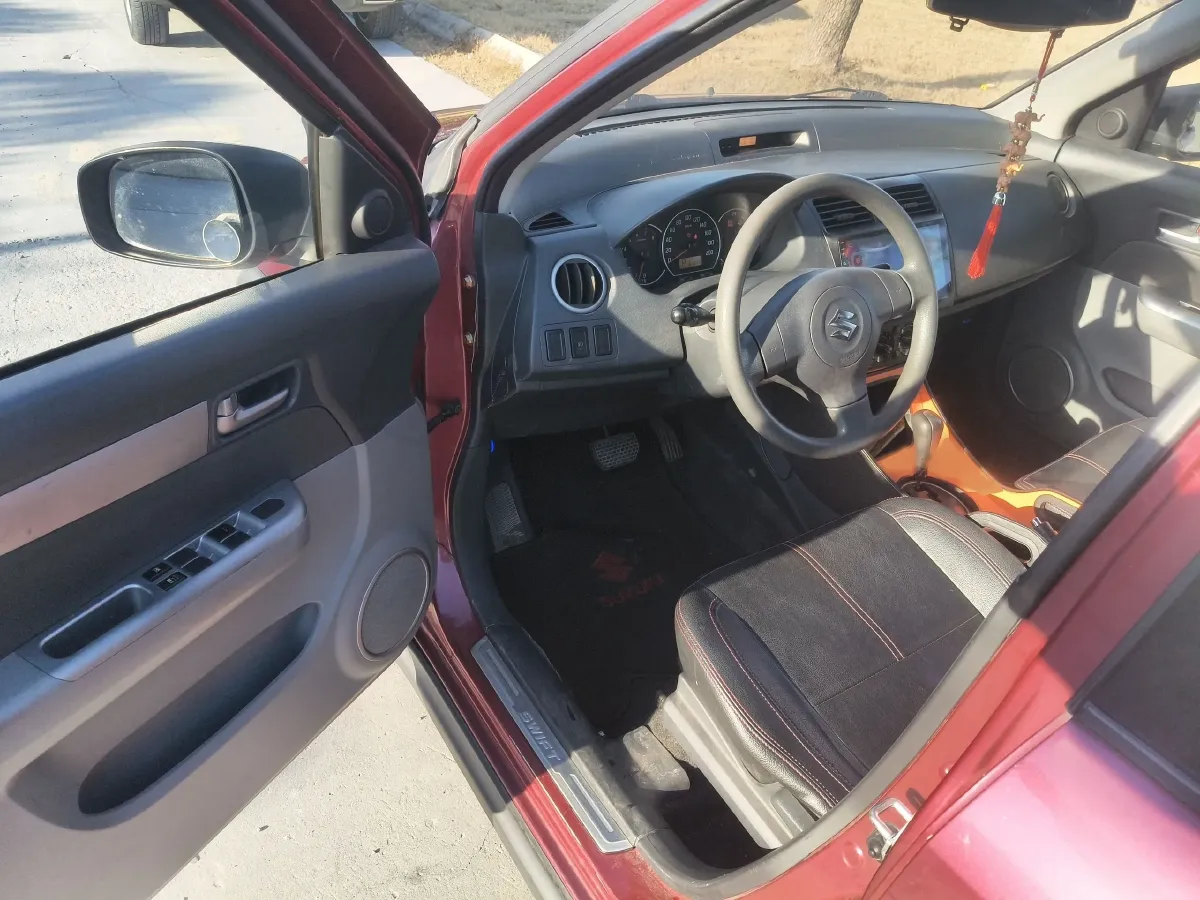 2013 Suzuki Swift 1.5L 103HP L4 4AT,autocango,china used car exporter,china ev exporter,chinese used car exporter,chinese used ev exporter