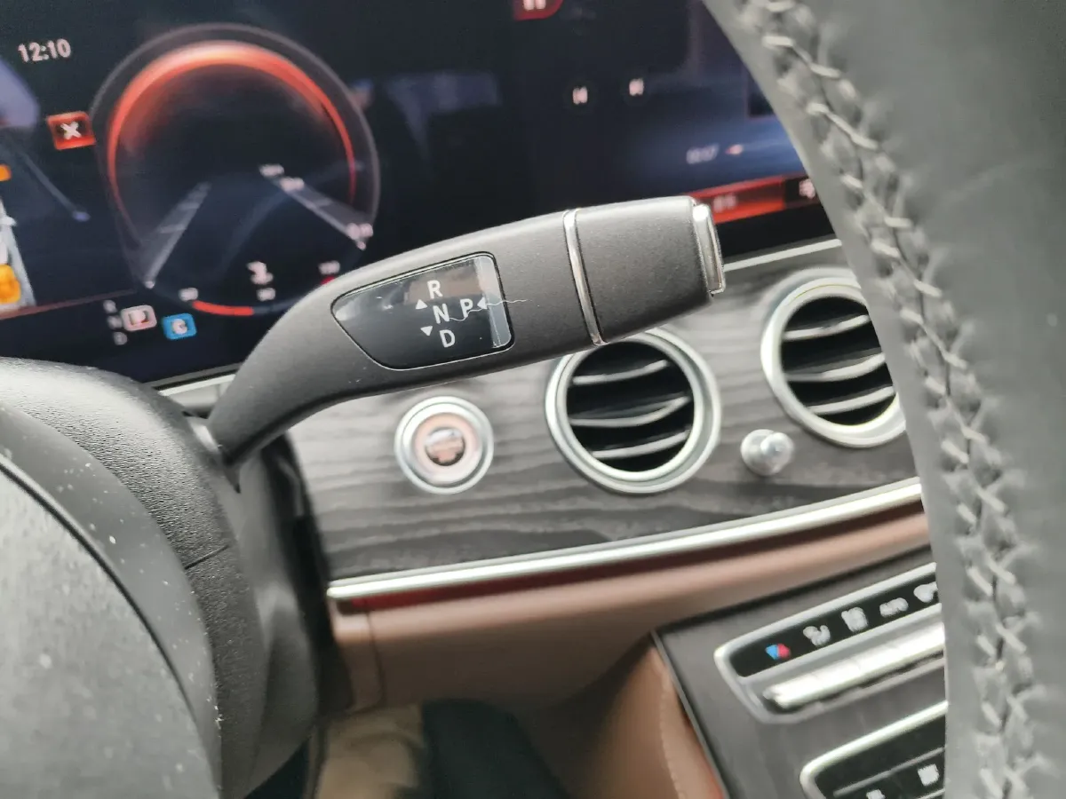 2021 Mercedes-Benz V Class 2.0T 211HP L4 9AT,autocango,china used car exporter,china ev exporter,chinese used car exporter,chinese used ev exporter